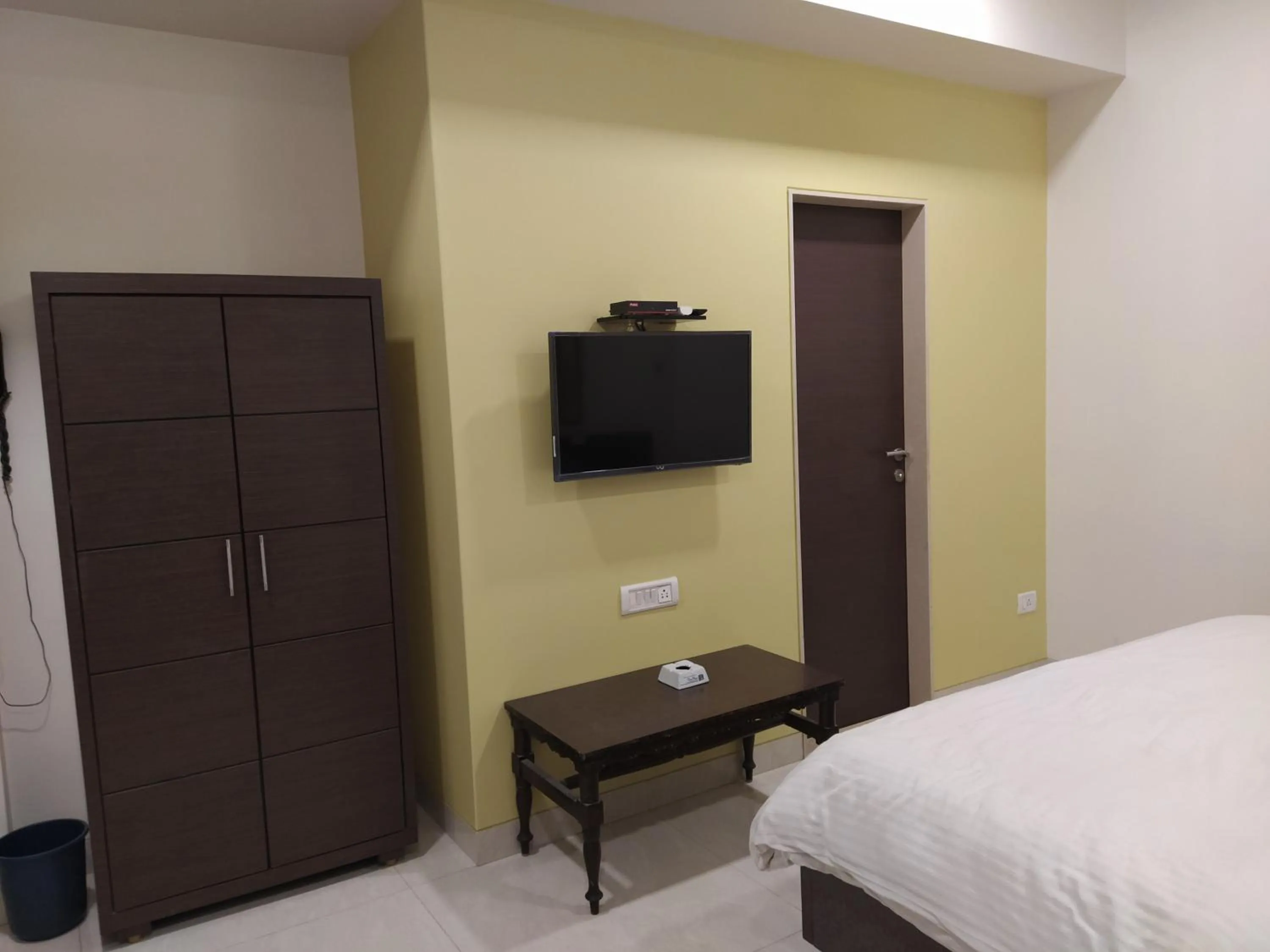 Bedroom, Bed in Pals Hotel