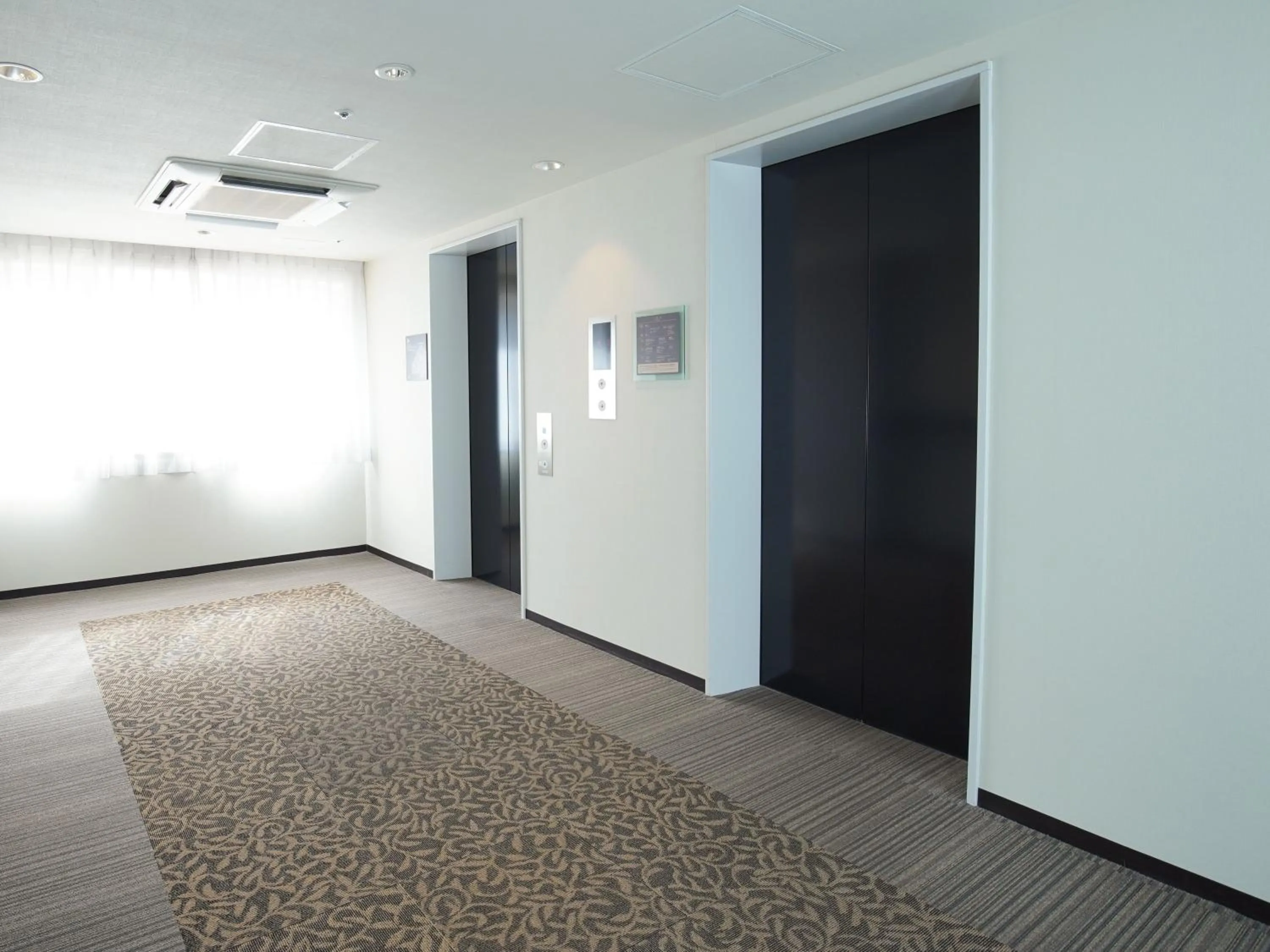 elevator in Hotel The West Hills Mito