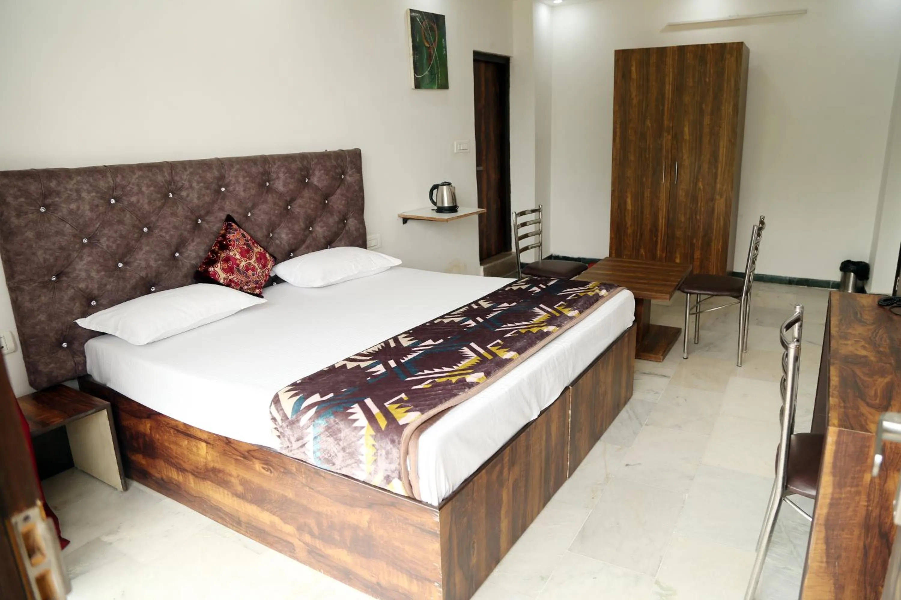 Bed in Shanti Residency