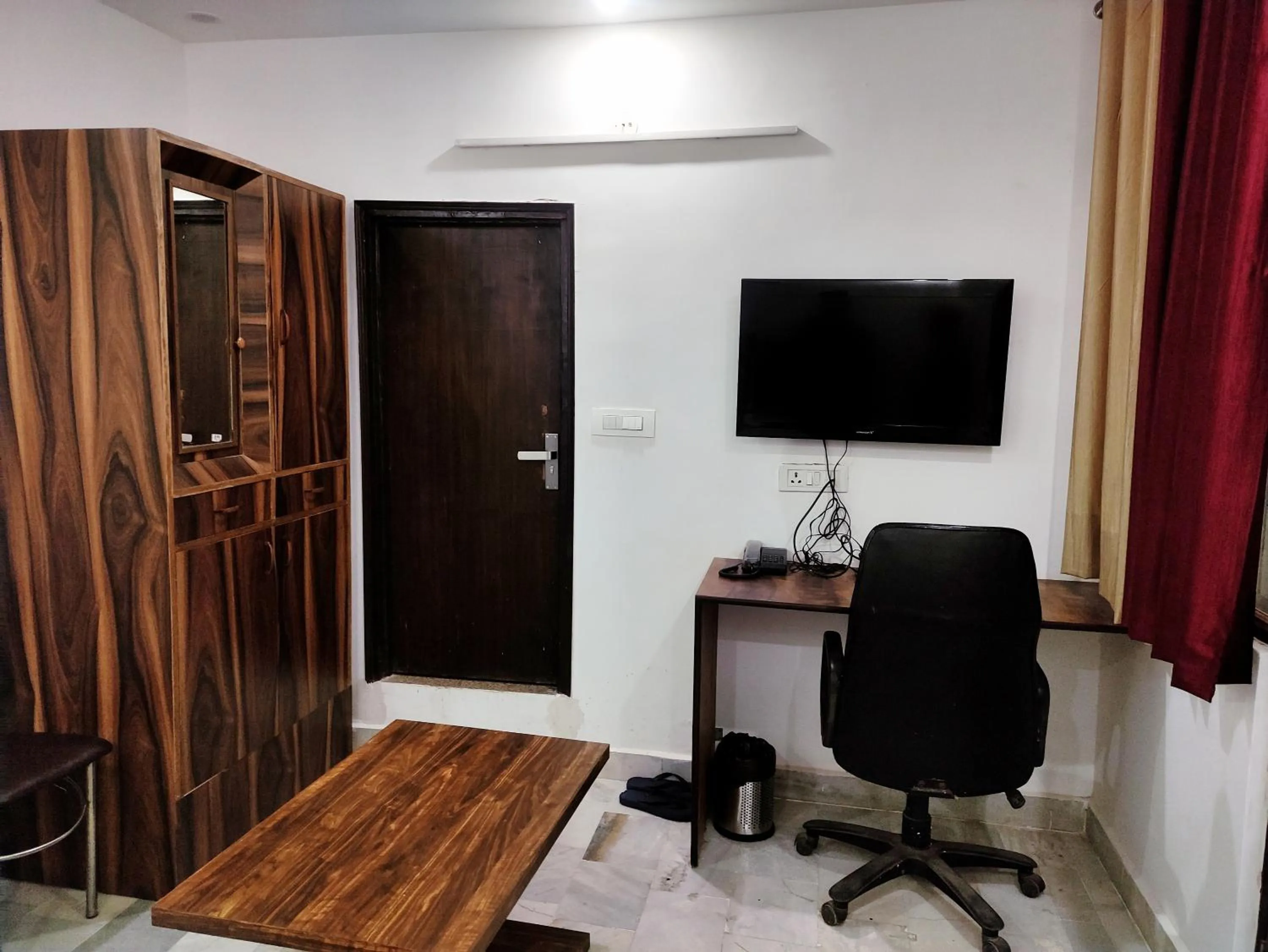 Bedroom in Shanti Residency