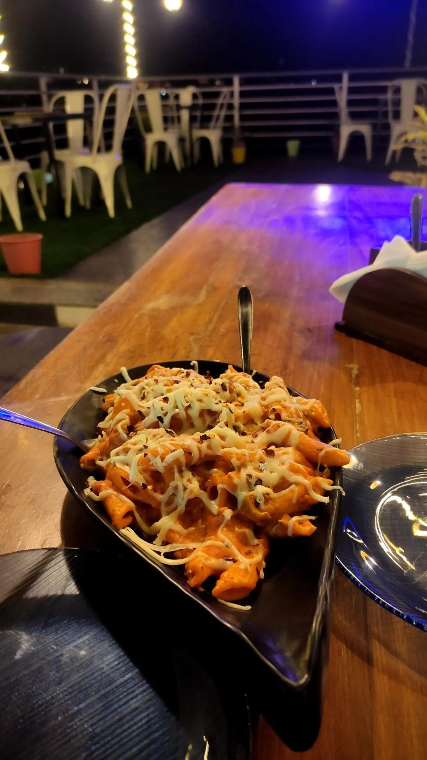 Food and drinks in Hotel Lake Bridge