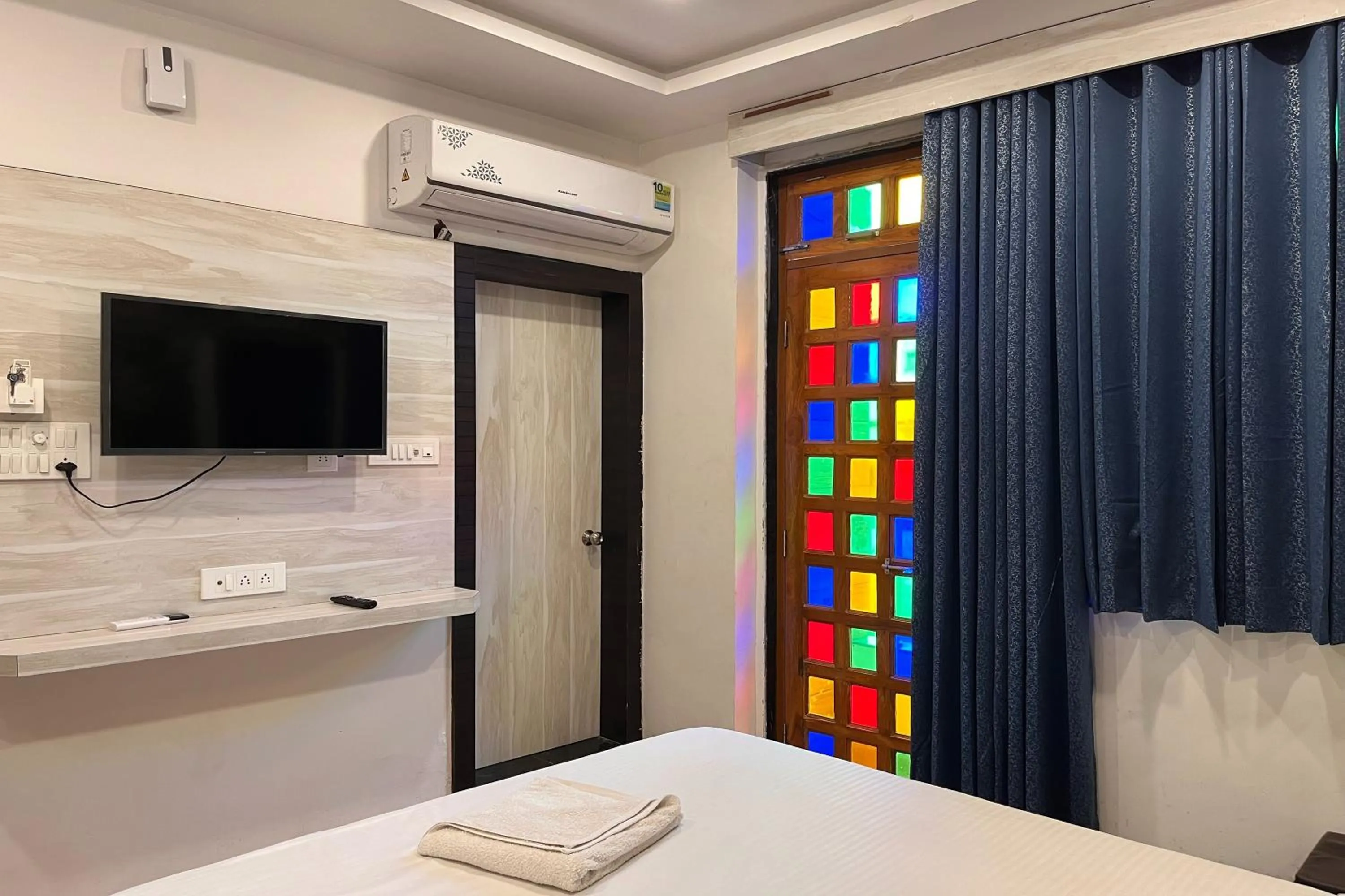 Bed in Hotel Lake Bridge