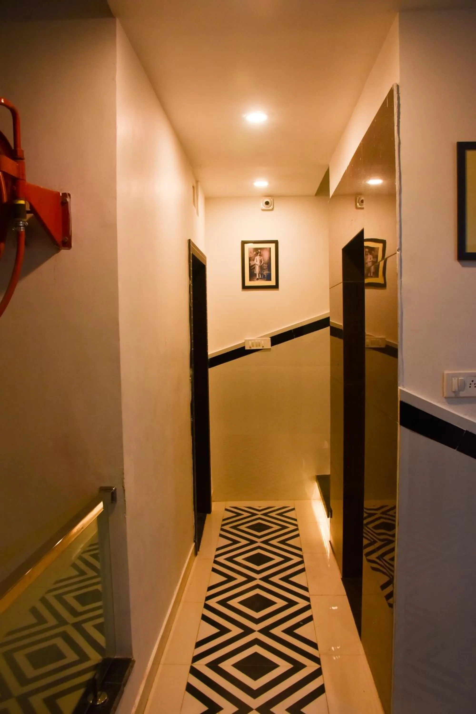 Property building, Bed in Hotel Lake Bridge