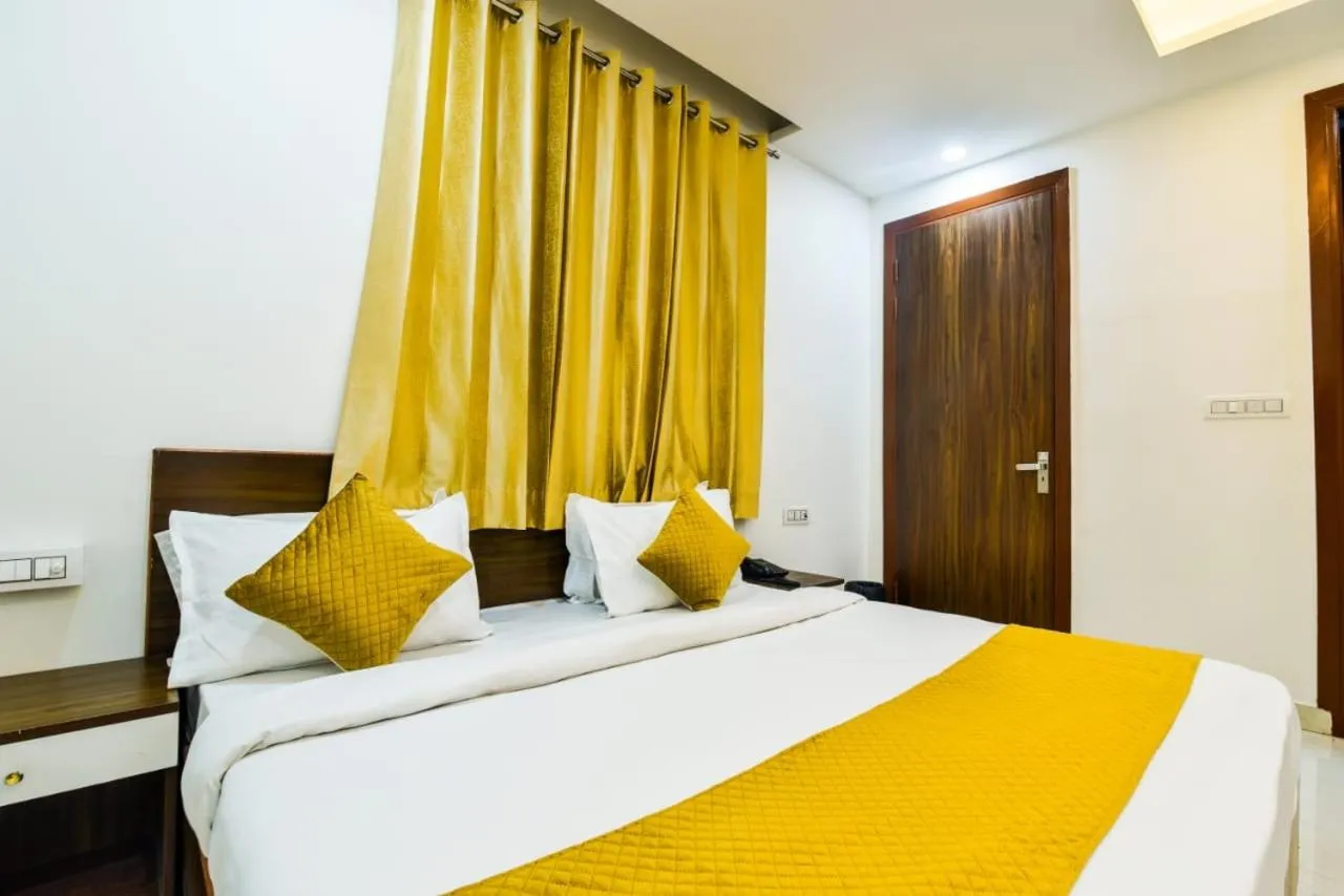 Bedroom, Bed in Diplomat Regency Yashobhoomi