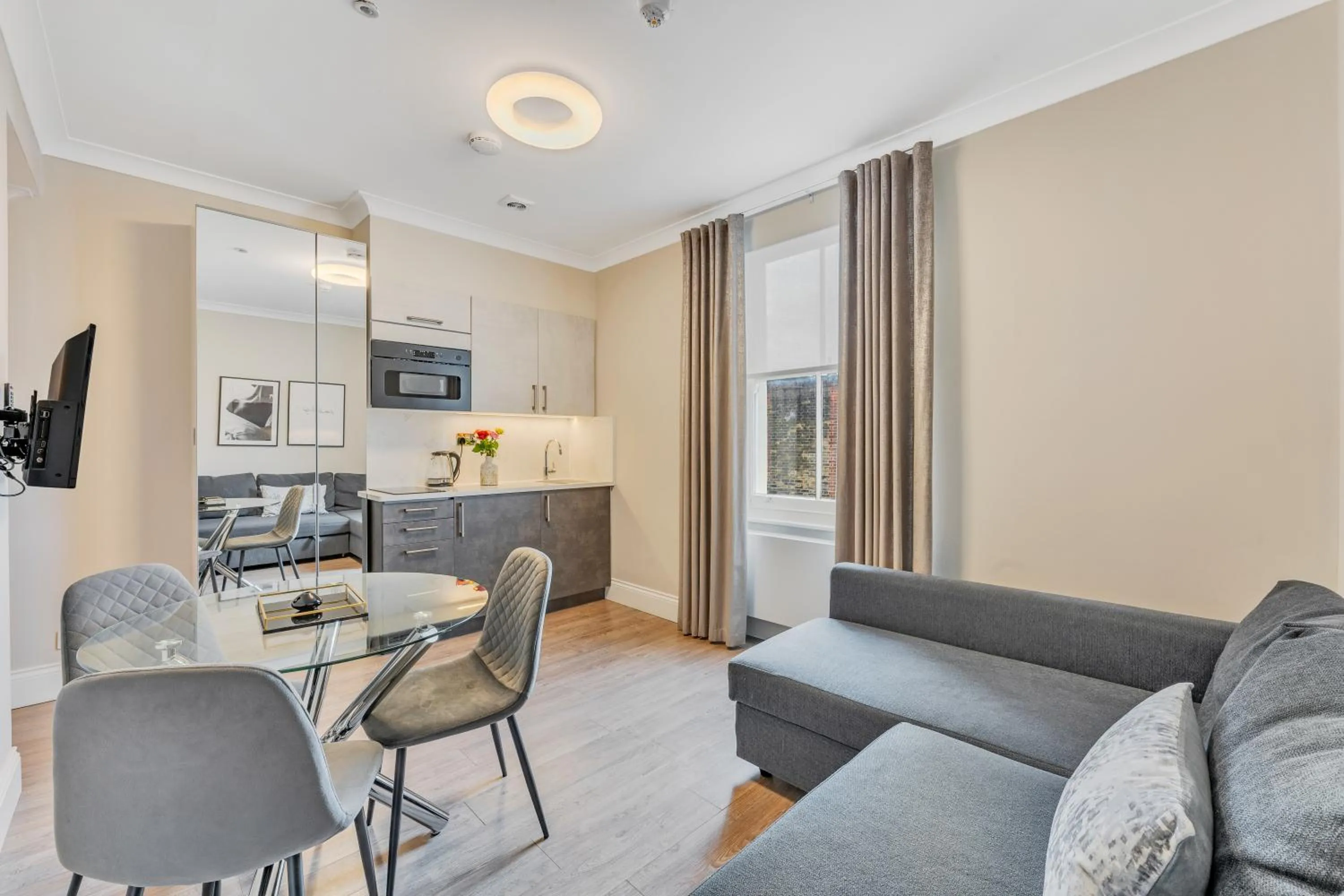 Living room in Cleveland Residences Kensington