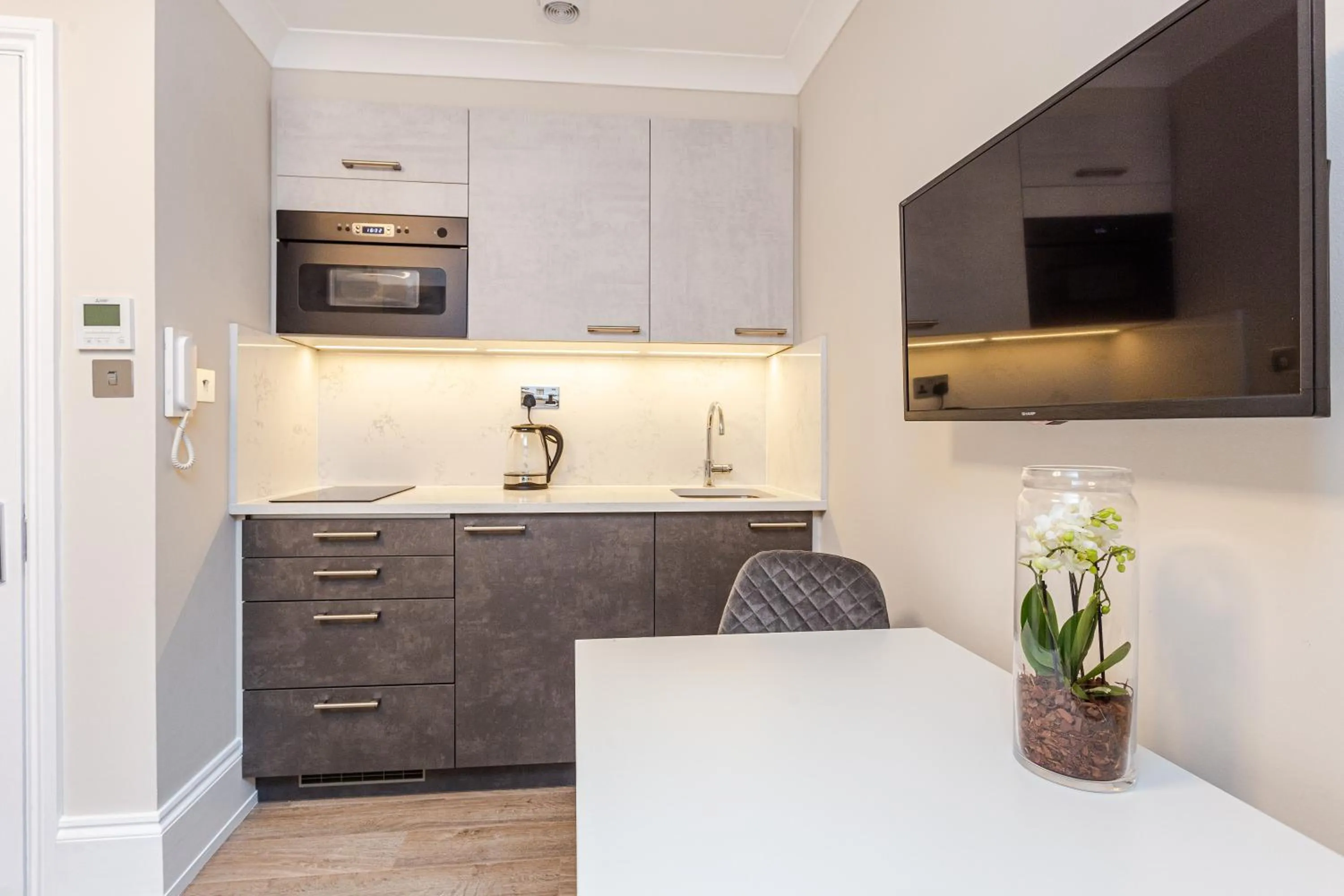 Kitchen or kitchenette in Cleveland Residences Kensington