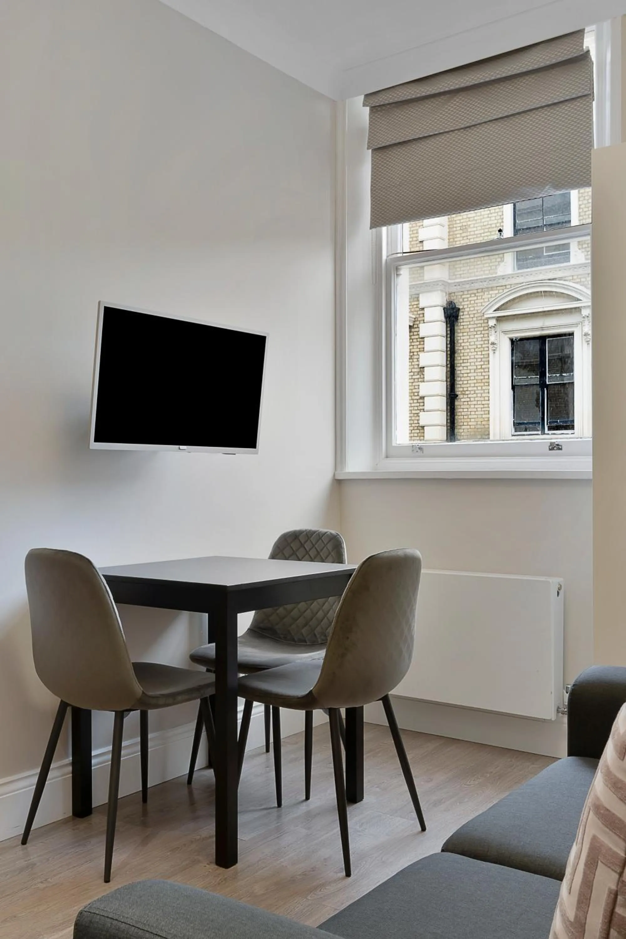 Dining area in Cleveland Residences Kensington