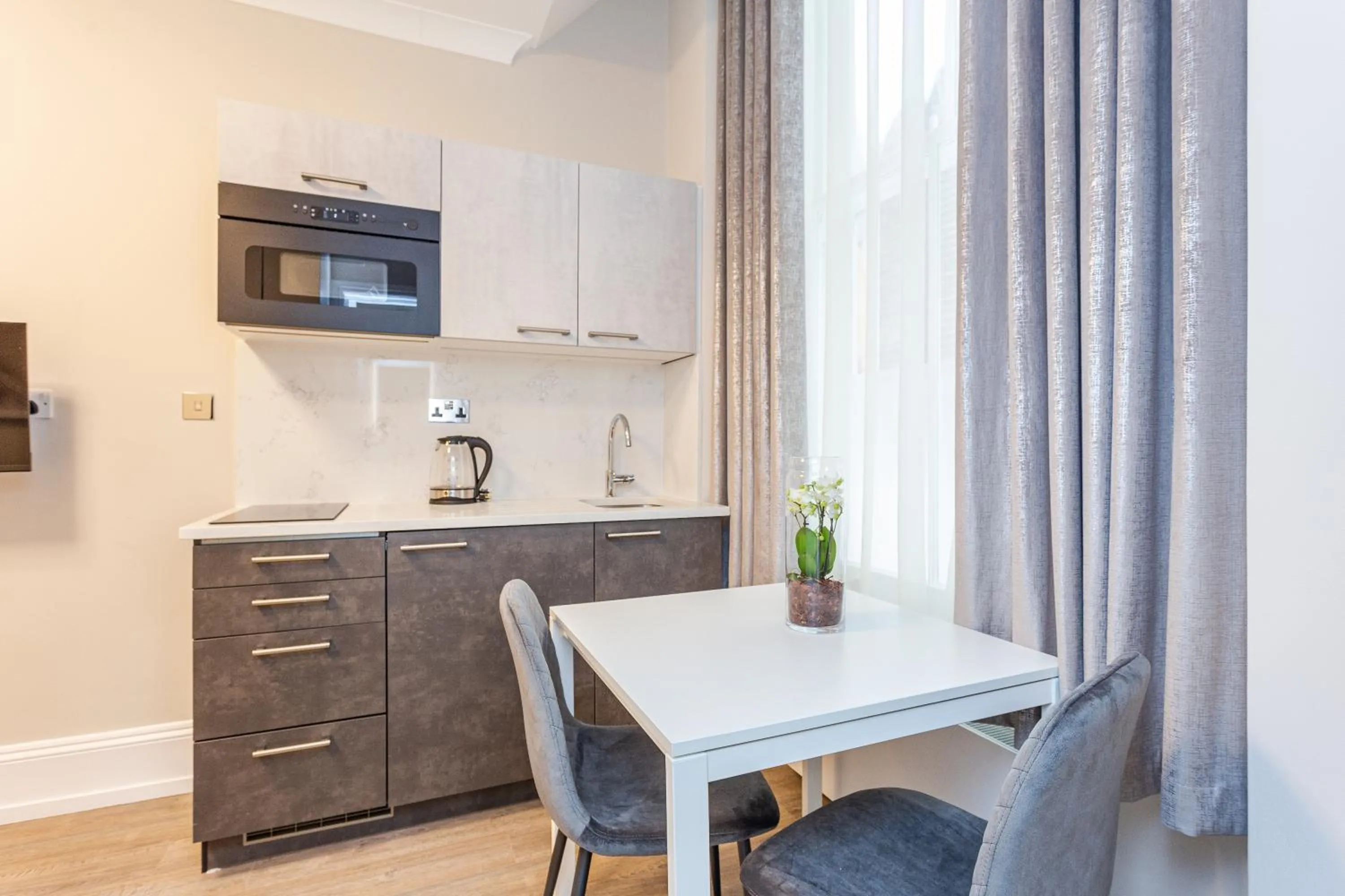 Kitchen or kitchenette in Cleveland Residences Kensington