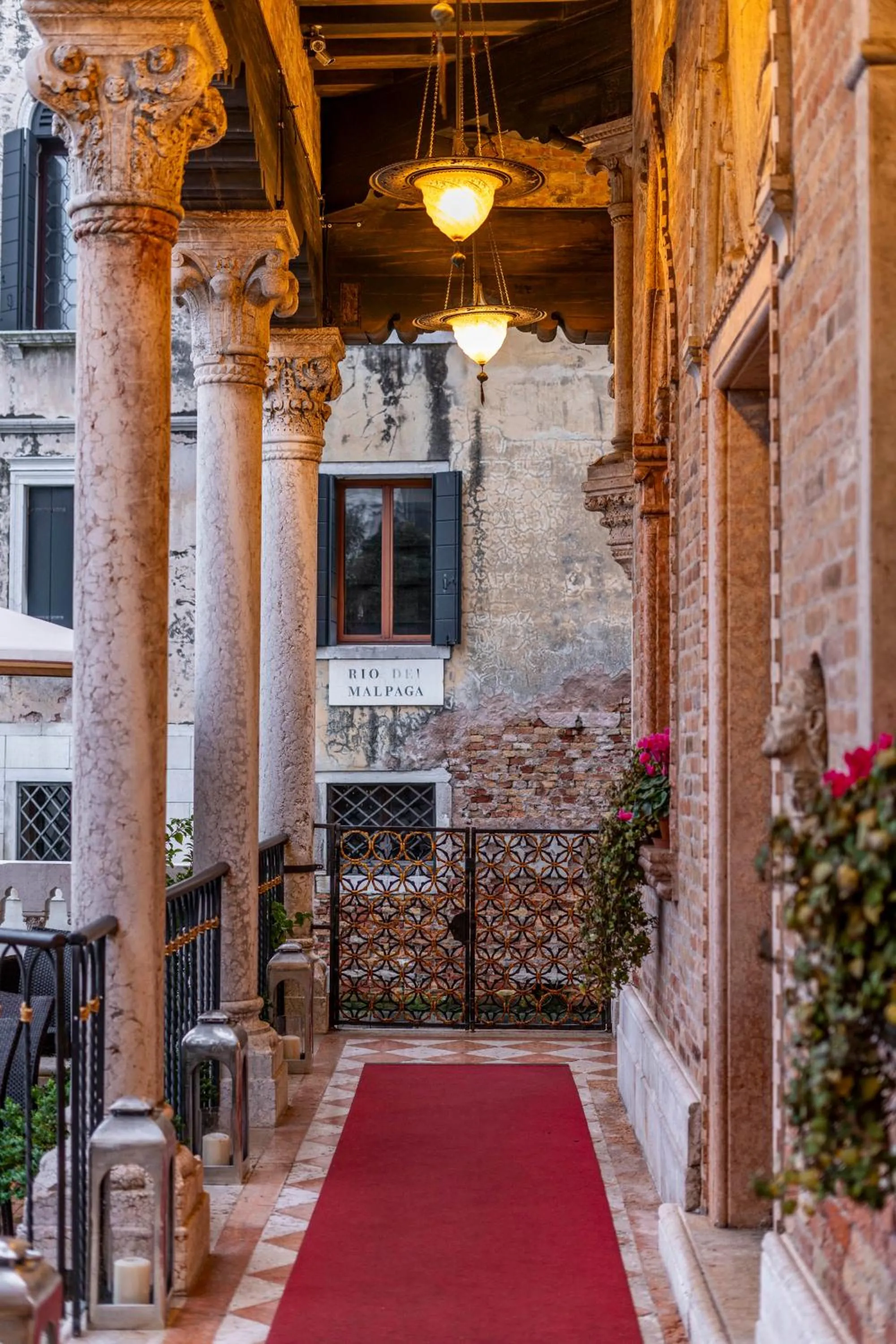 Property building in Hotel Palazzo Stern