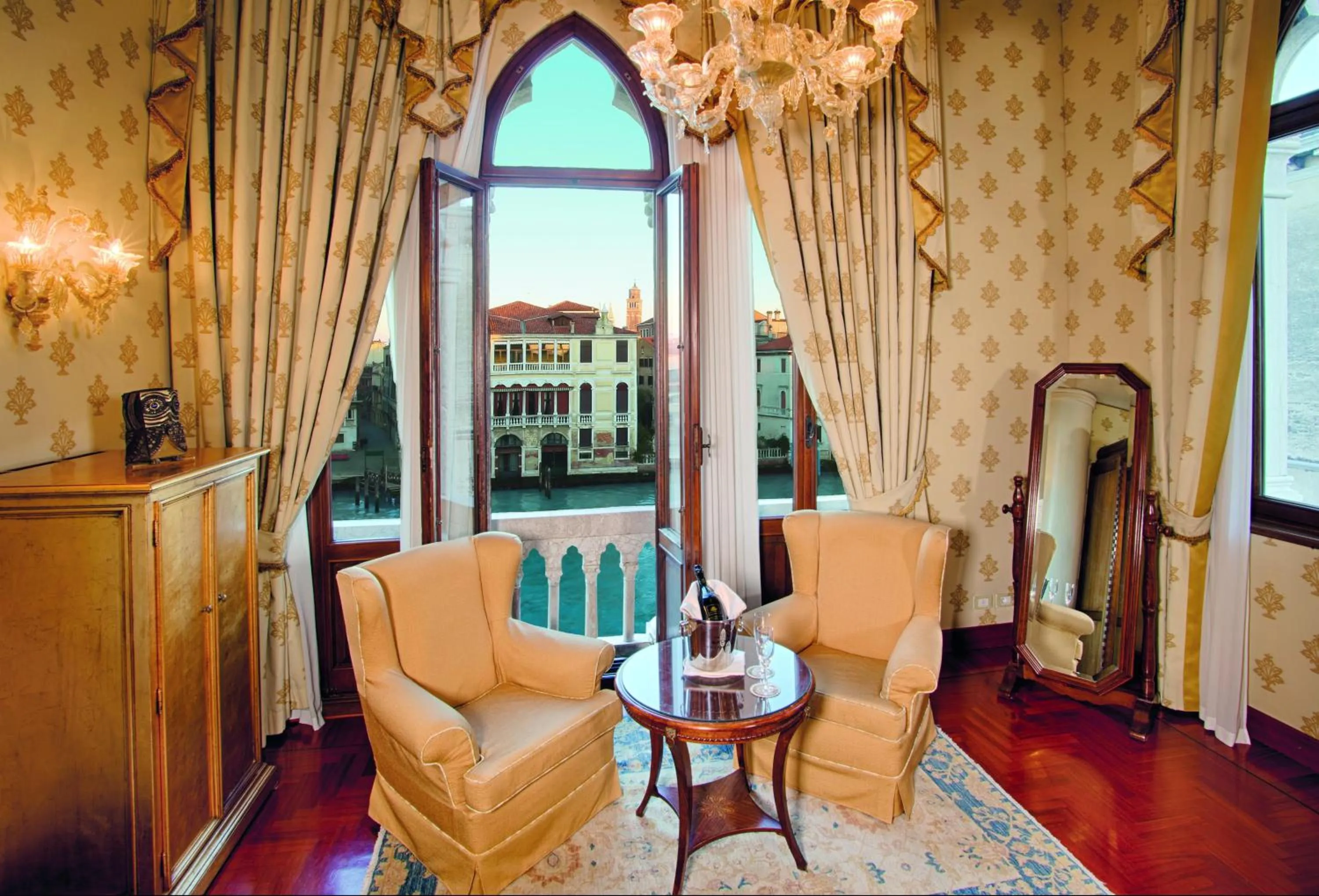 Junior Suite (3 Adults) with Grand Canal View and Full Breakfast in Hotel Palazzo Stern