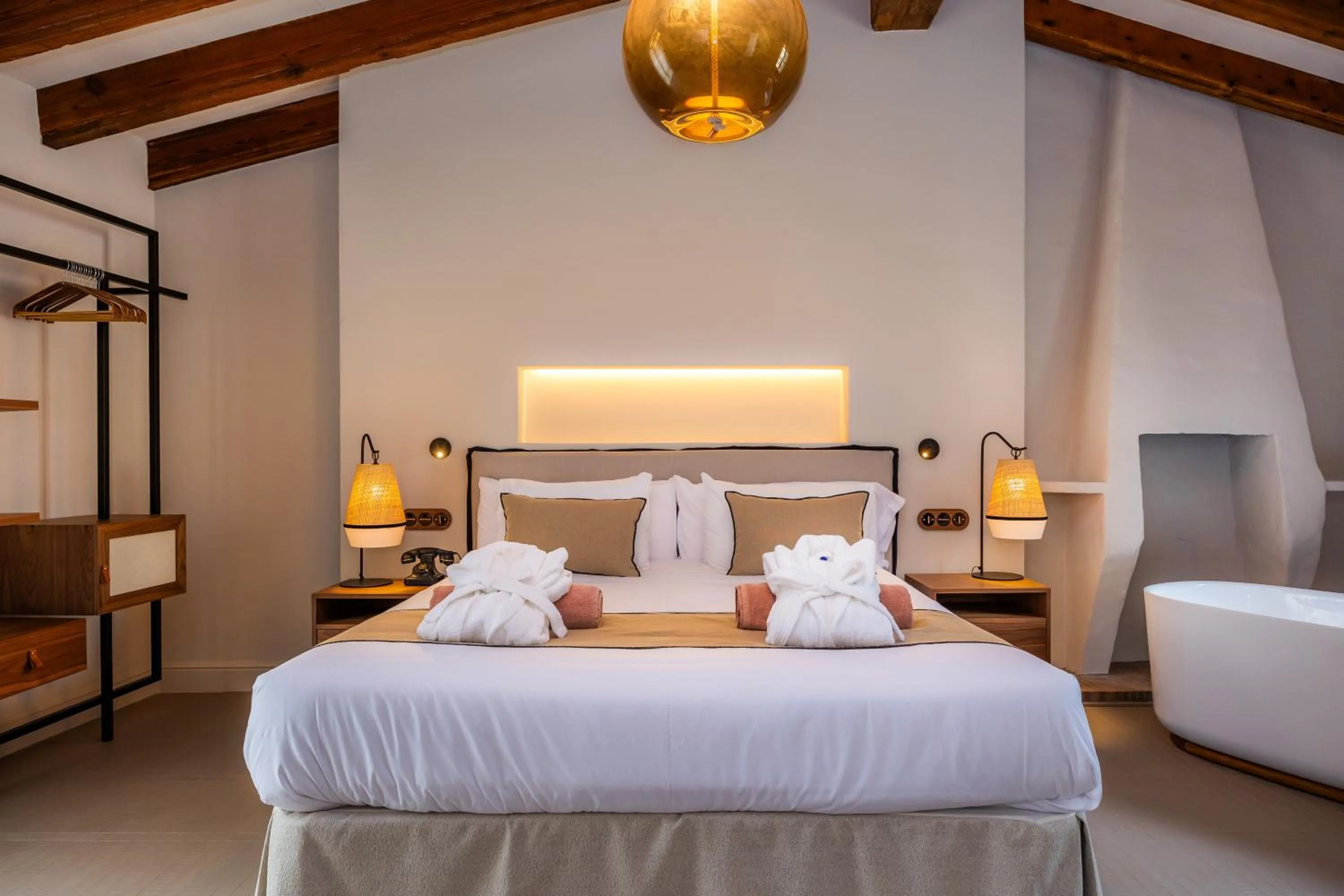 Bedroom, Bed in Juz de Yartan Art Hotel - Adults Only