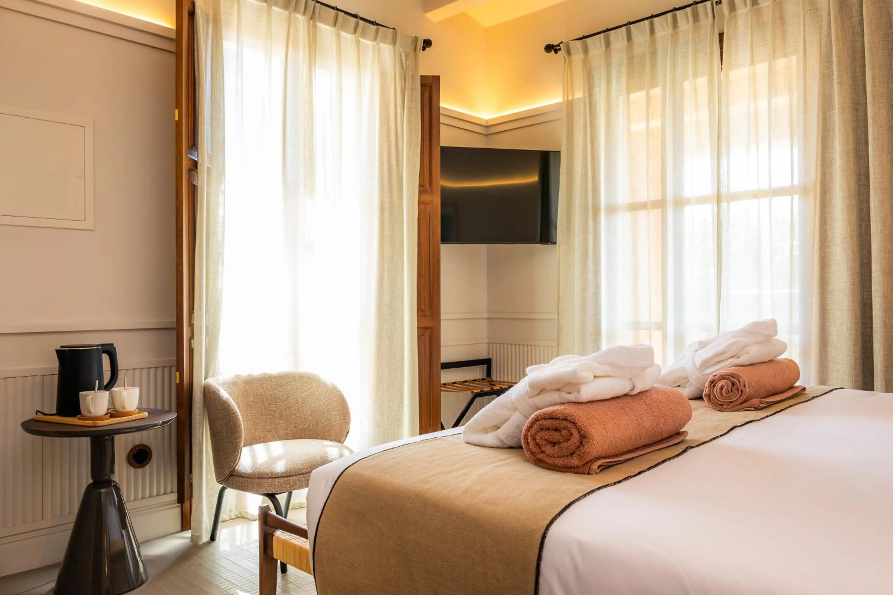 Bedroom, Bed in Juz de Yartan Art Hotel - Adults Only