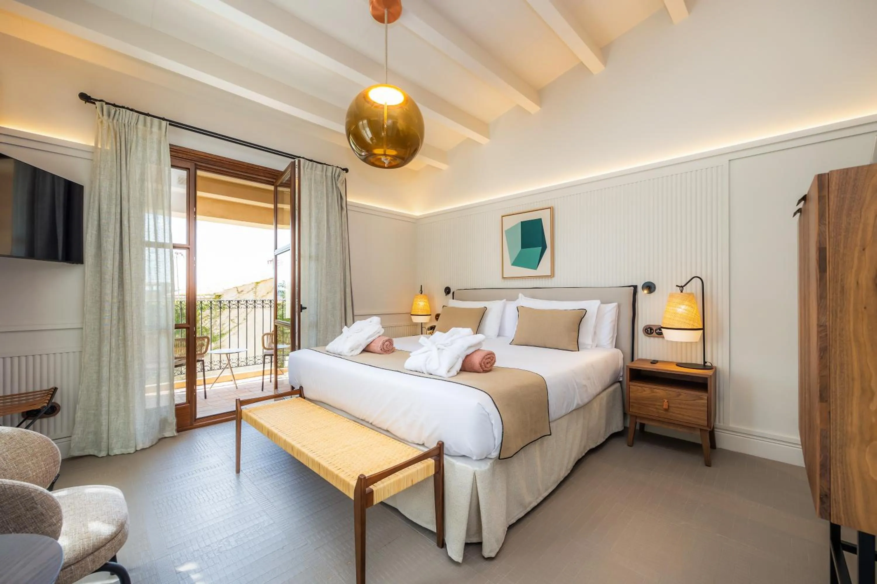 Bedroom, Bed in Juz de Yartan Art Hotel - Adults Only