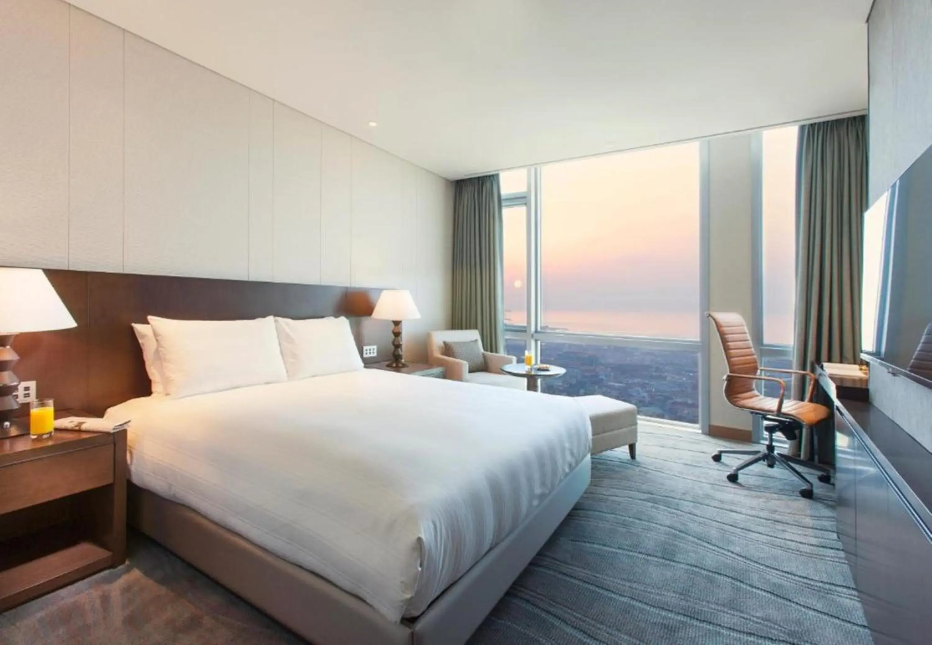 Deluxe Double Room with Sea View in LOTTE CITY HOTEL Jeju Airport Deluxe Double Room with Sea View in LOTTE CITY HOTEL Jeju Airport