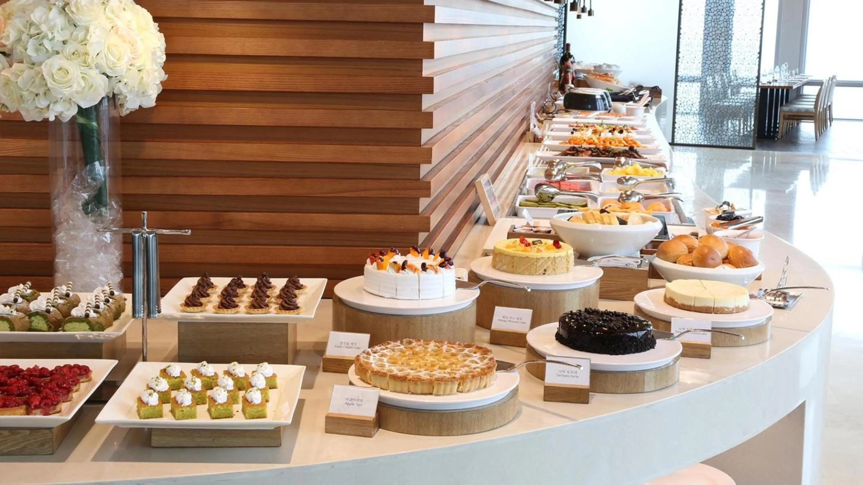 Buffet breakfast in LOTTE CITY HOTEL Jeju Airport