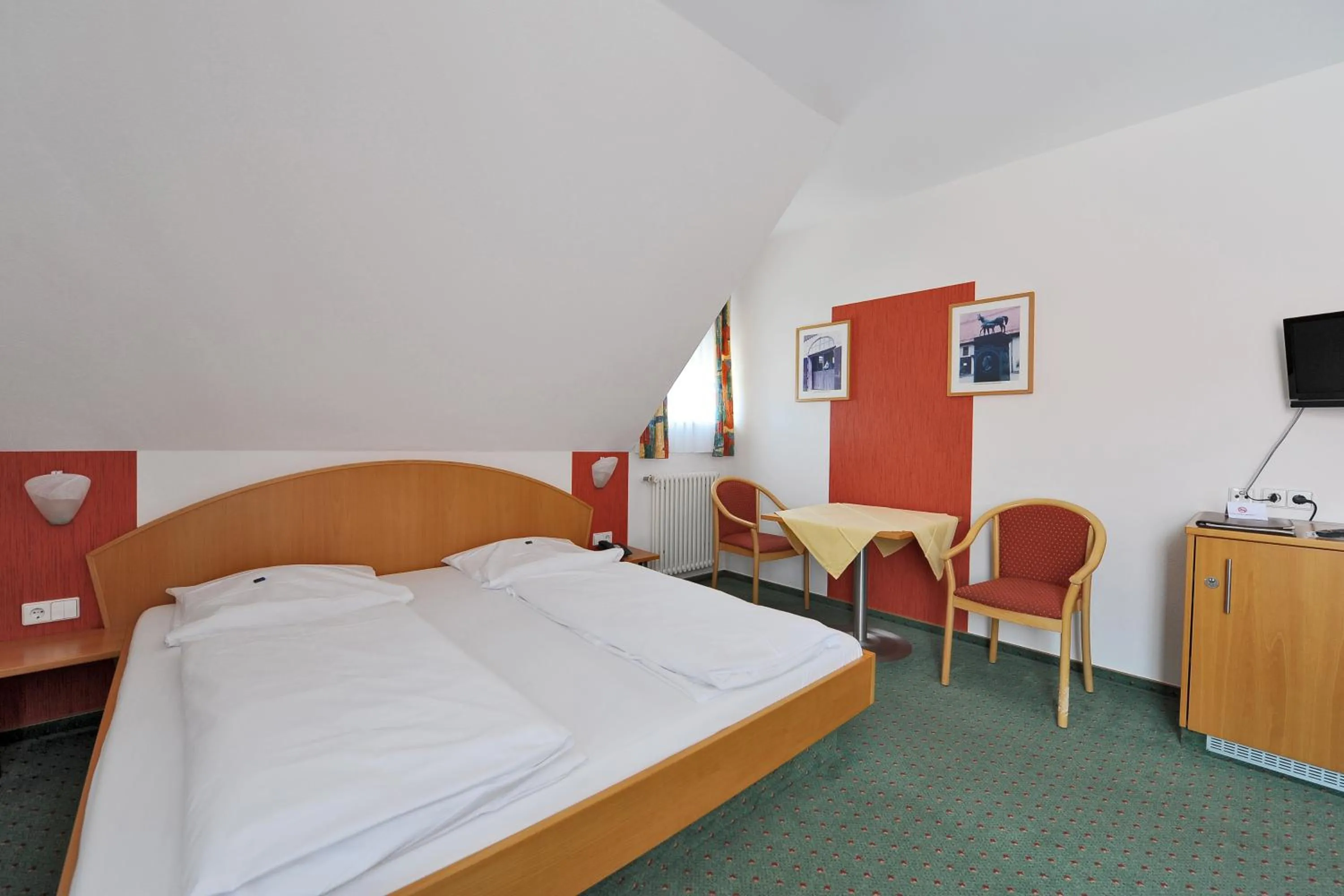 Photo of the whole room, Bed in Gasthof zum Lamm