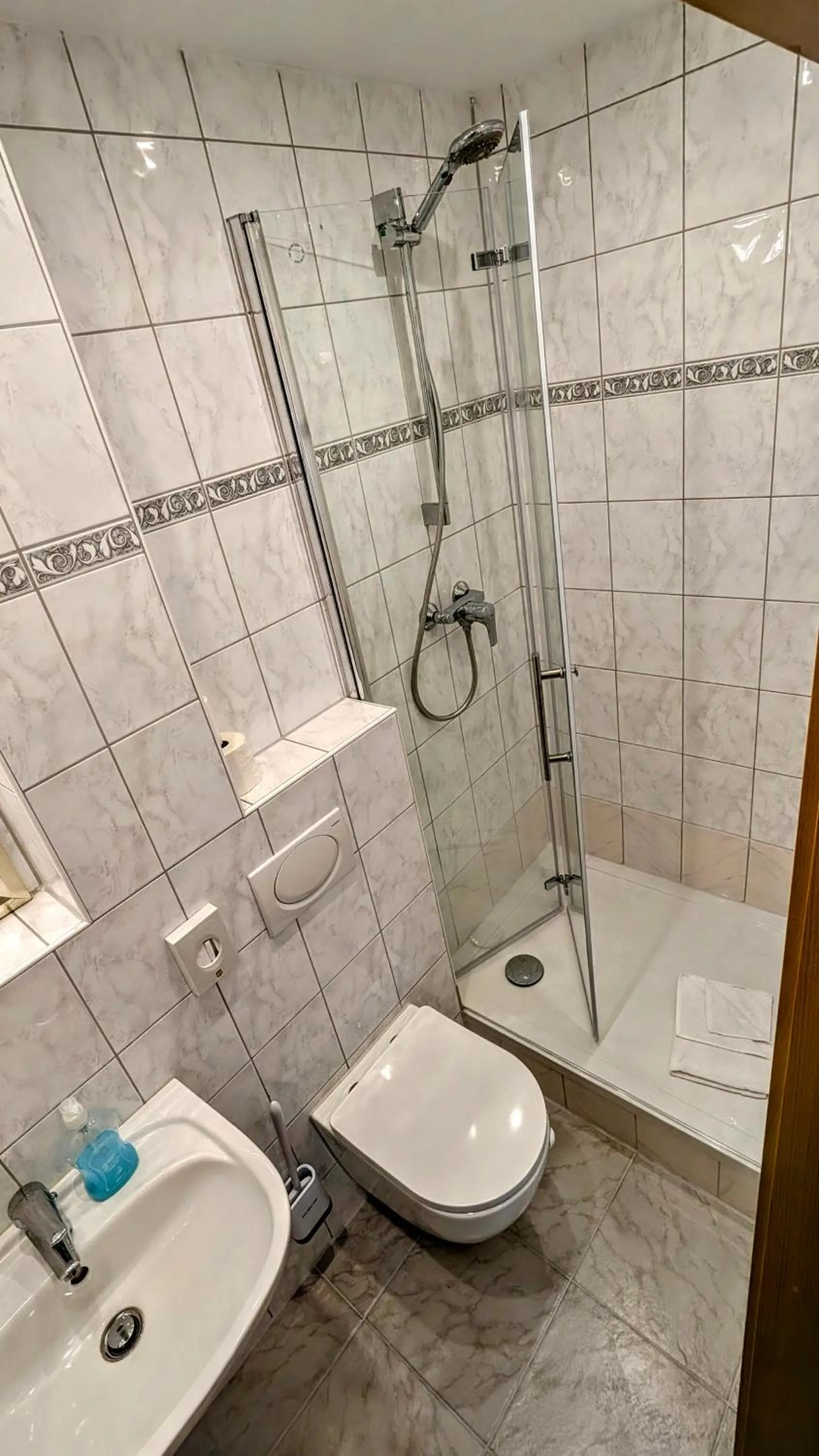 Bathroom in Hotel am Rathaus