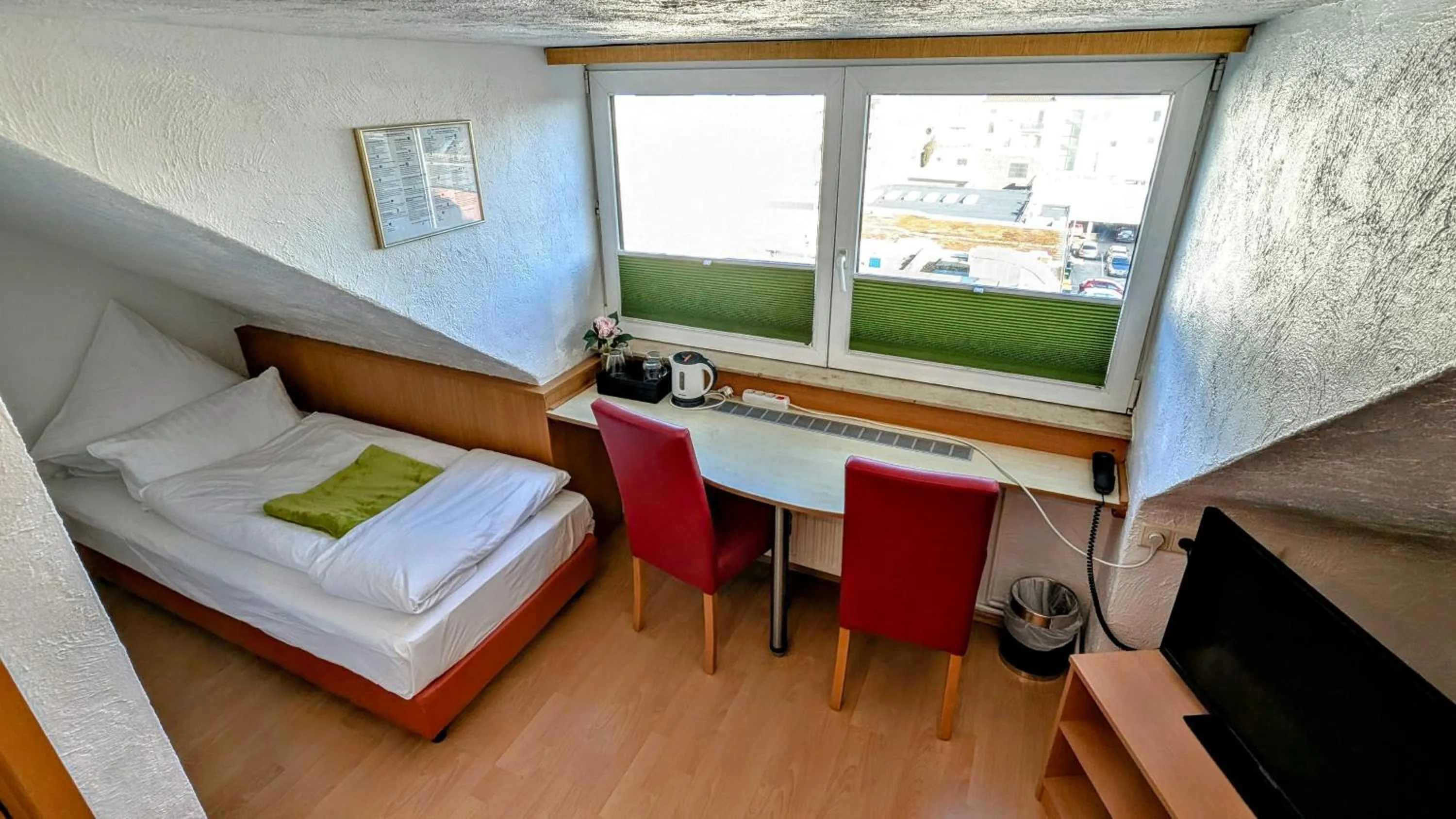 Photo of the whole room, Bed in Hotel am Rathaus