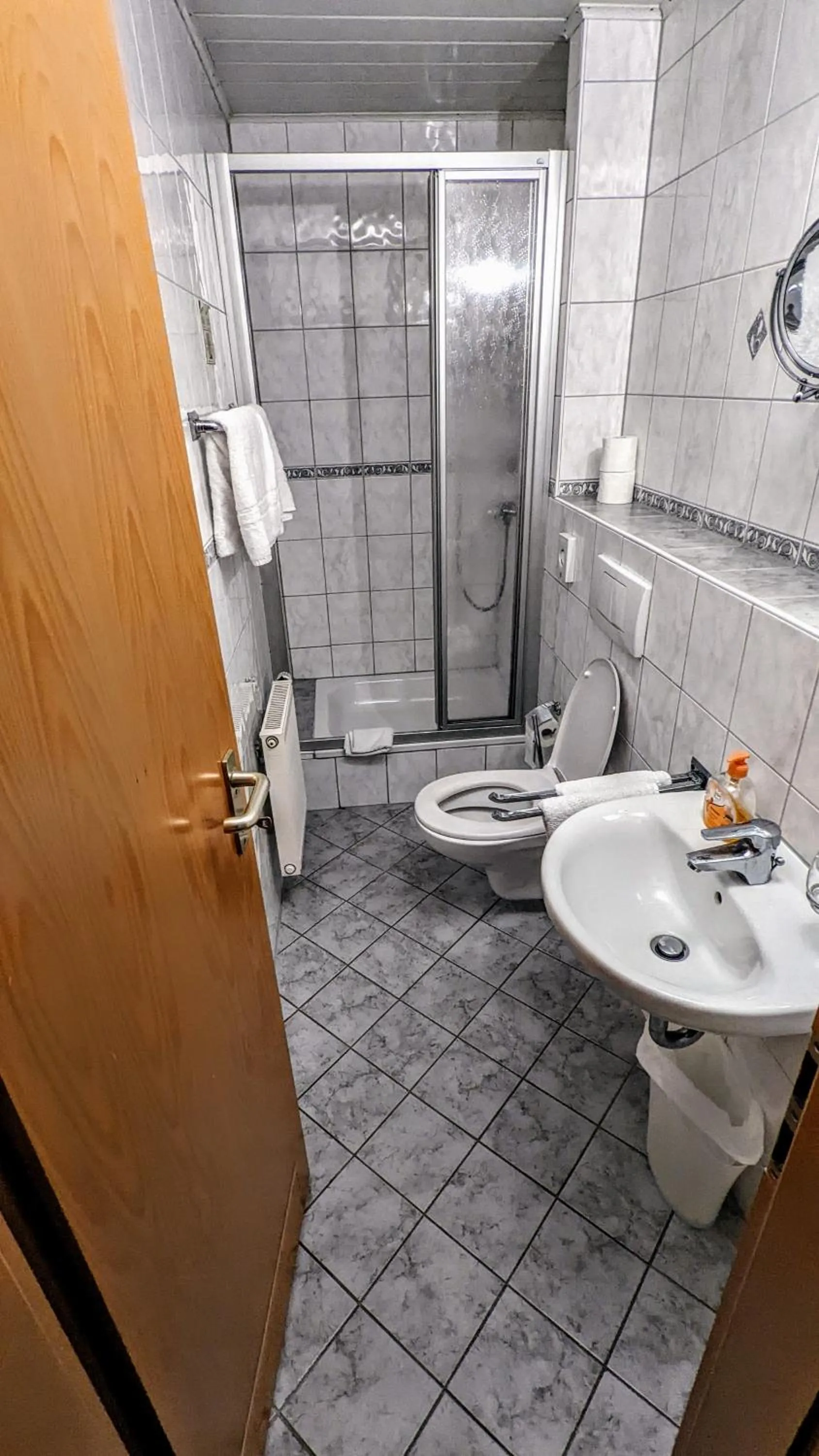 Bathroom in Hotel am Rathaus