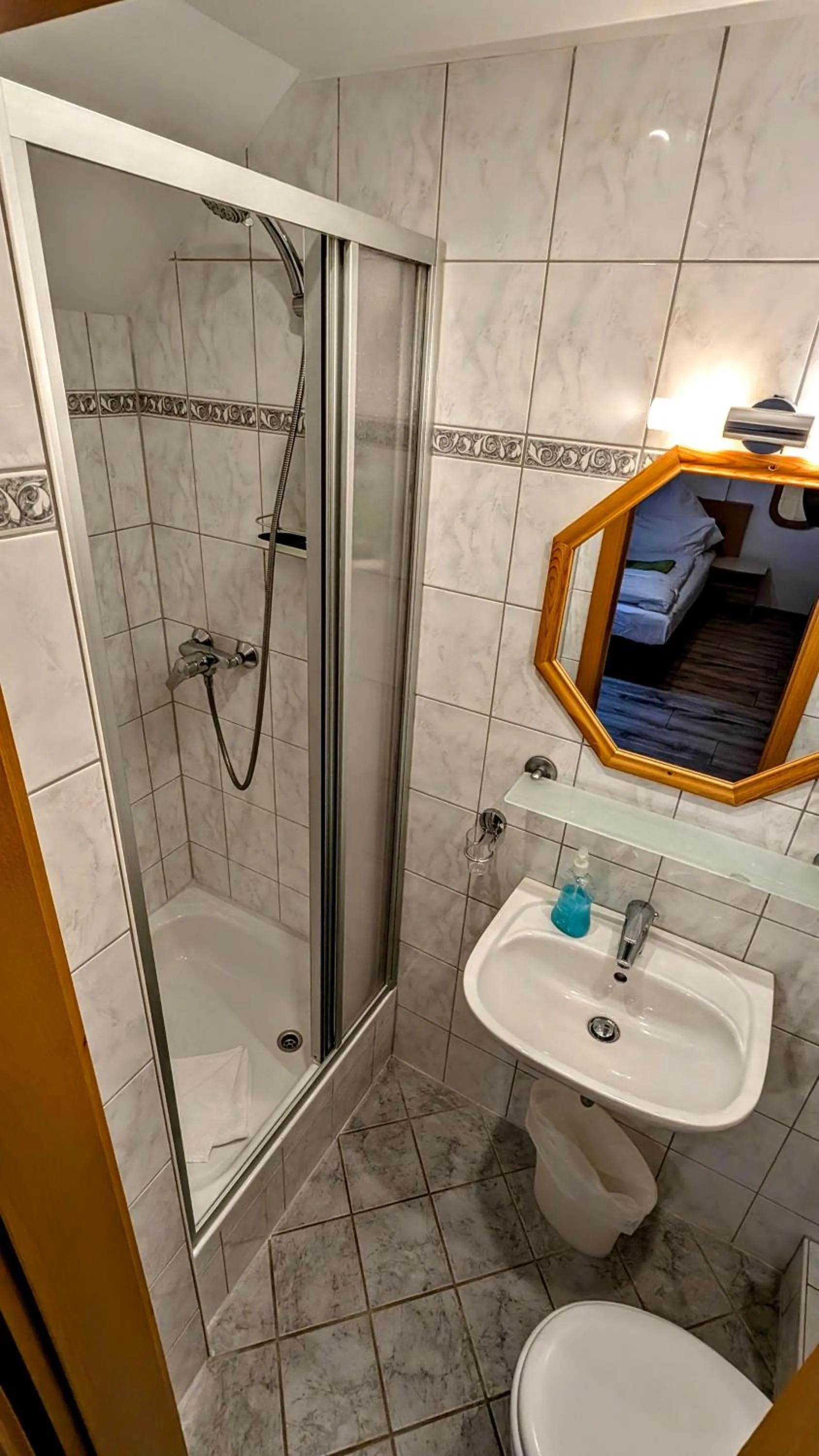 Bathroom in Hotel am Rathaus