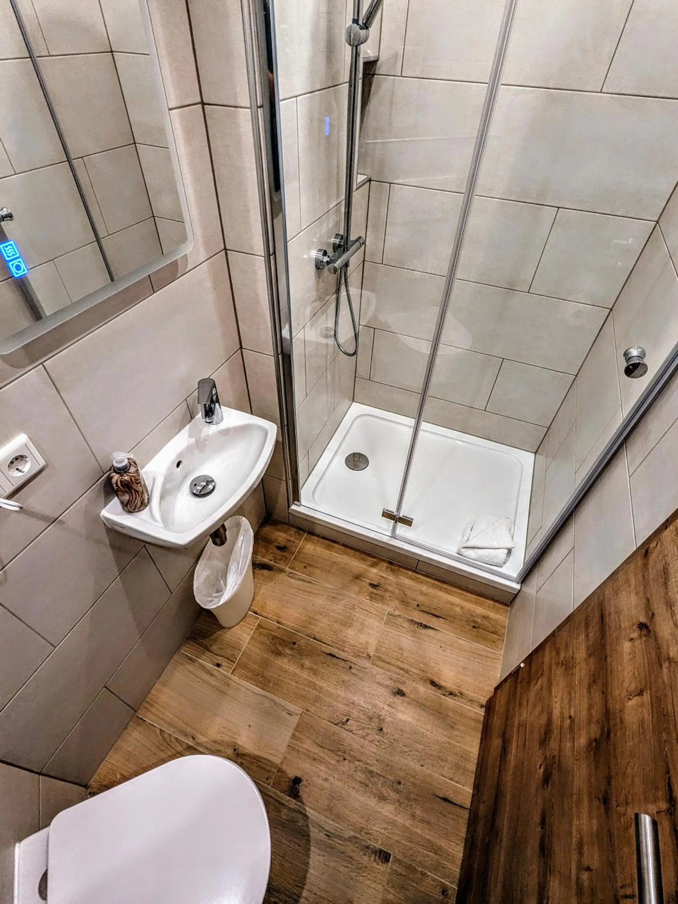 Shower in Hotel am Rathaus