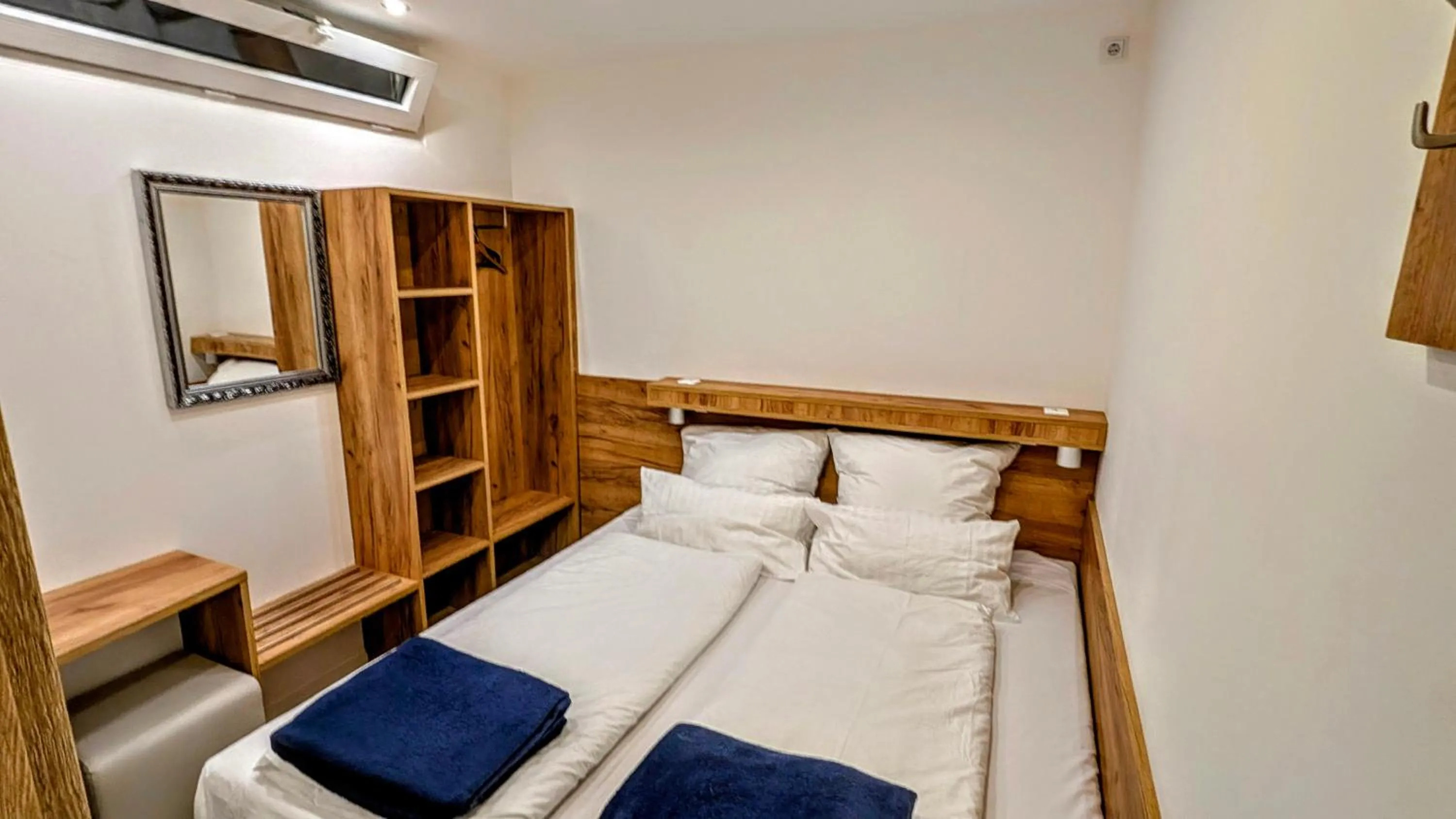 Bed in Hotel am Rathaus