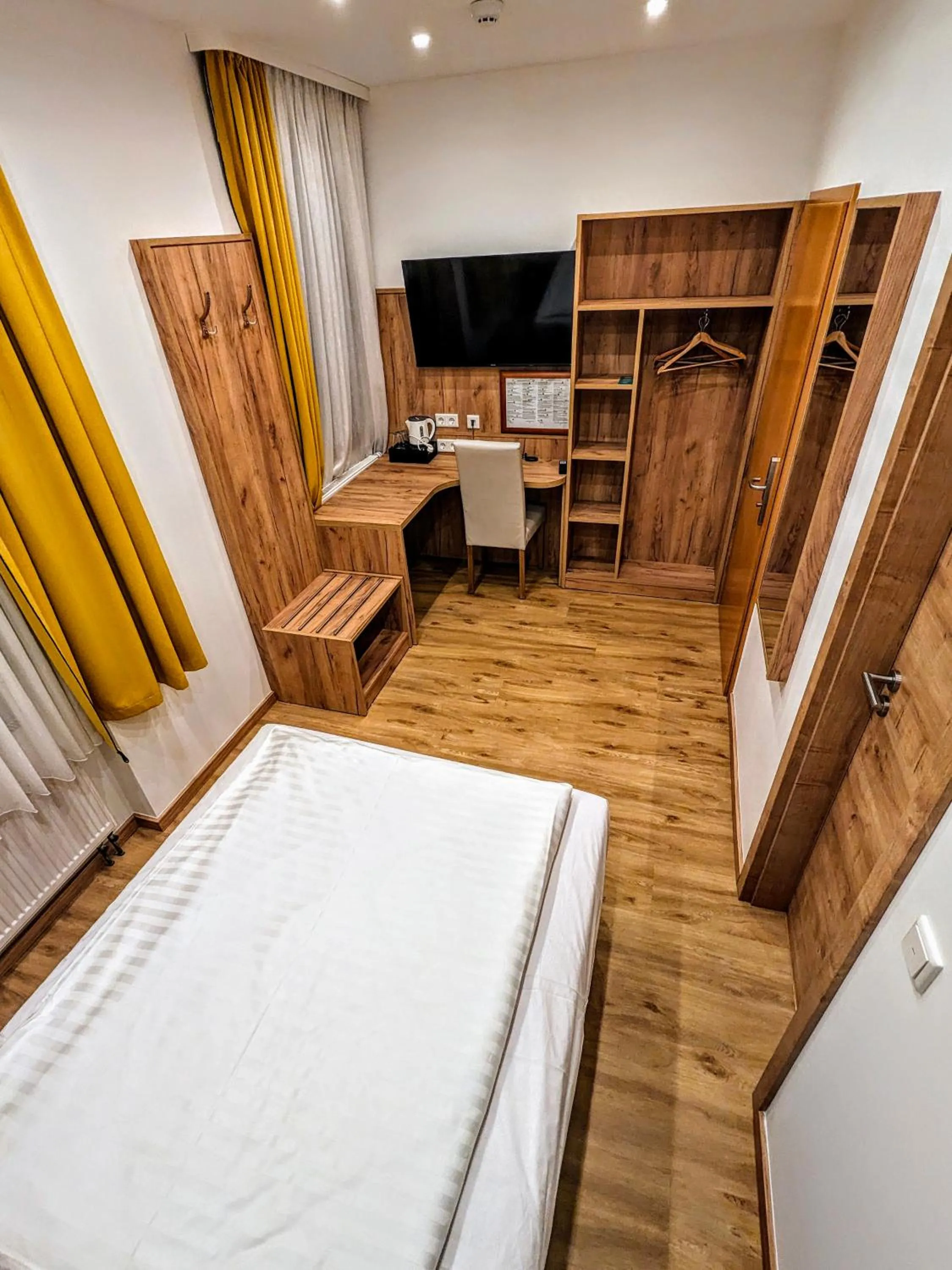 Bed in Hotel am Rathaus