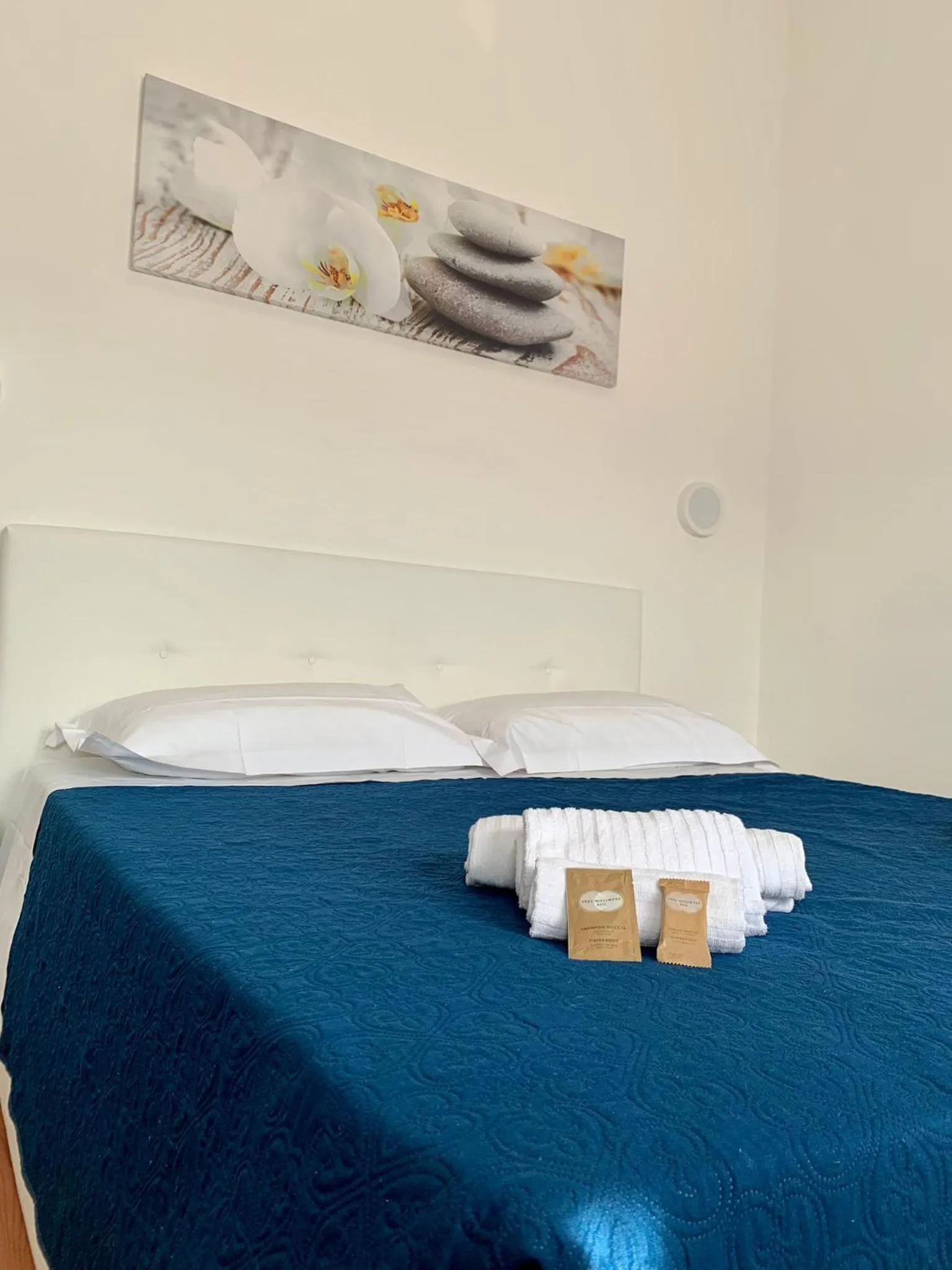 Photo of the whole room, Bed in Oasi San Francesco