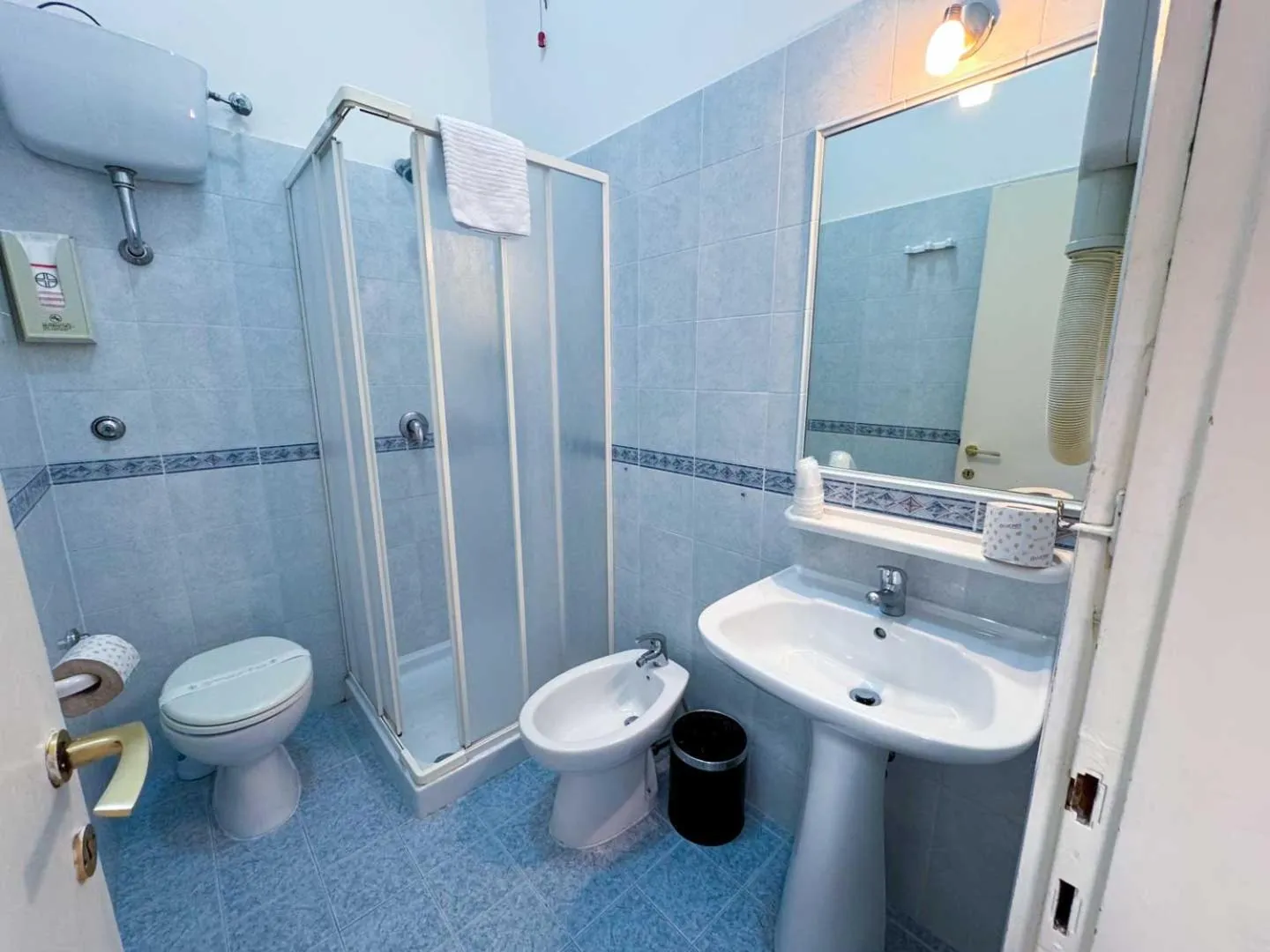 Shower in Oasi San Francesco