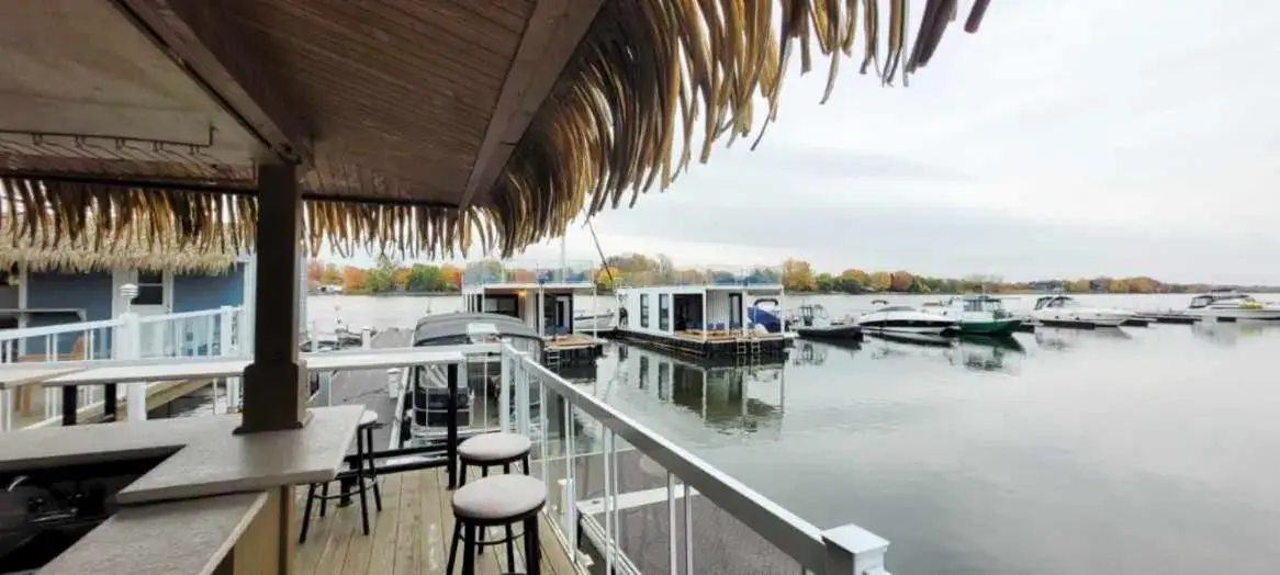 Cabin on Boat in Flotel St-Jean-sur-Richelieu Cabin on Boat in Flotel St-Jean-sur-Richelieu