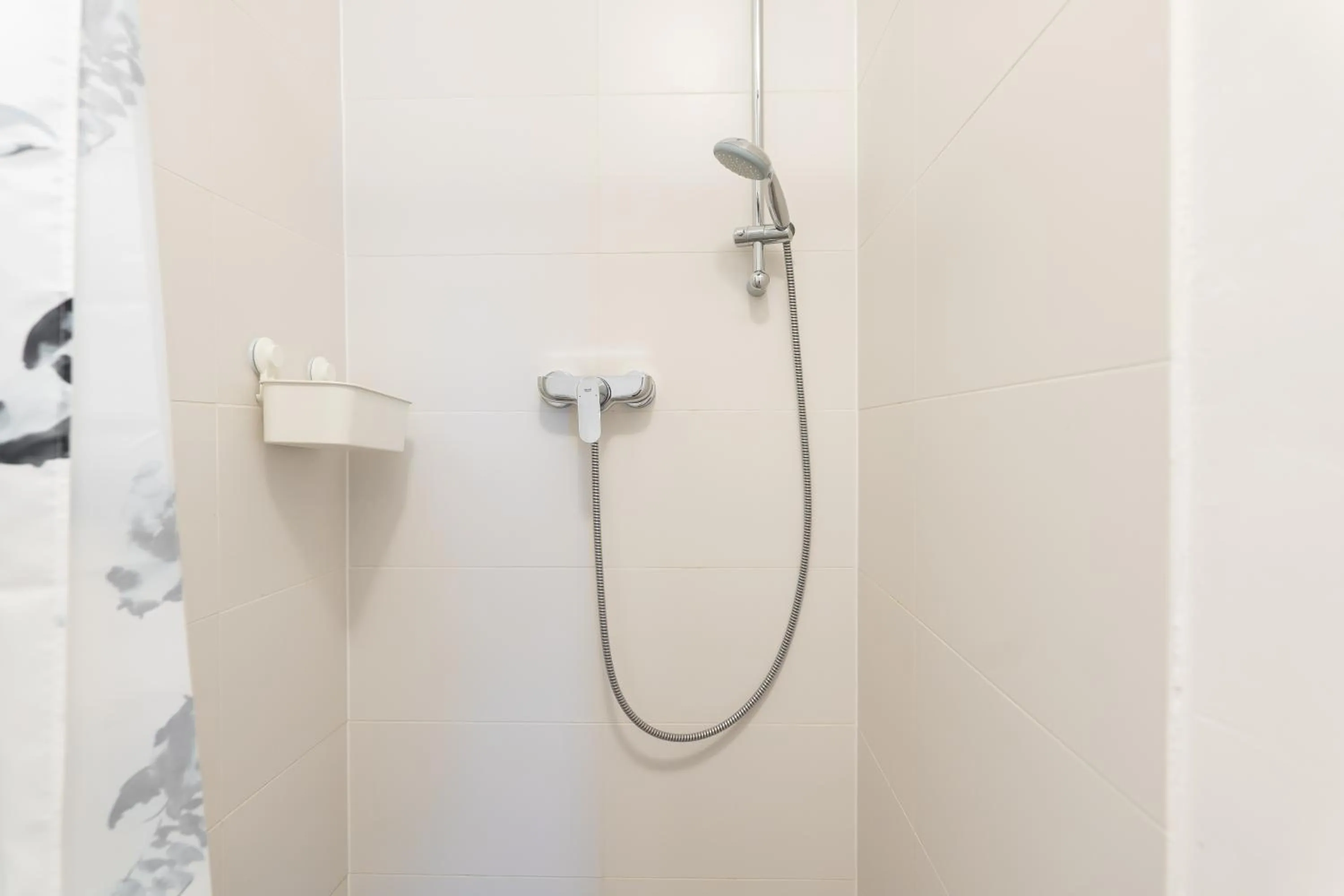 Shower in Hotel Triester