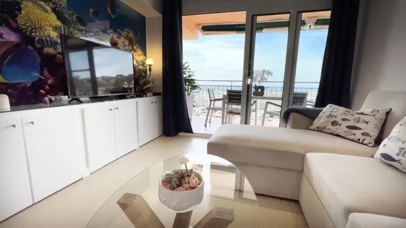 TV and multimedia in La Casa De Papou I