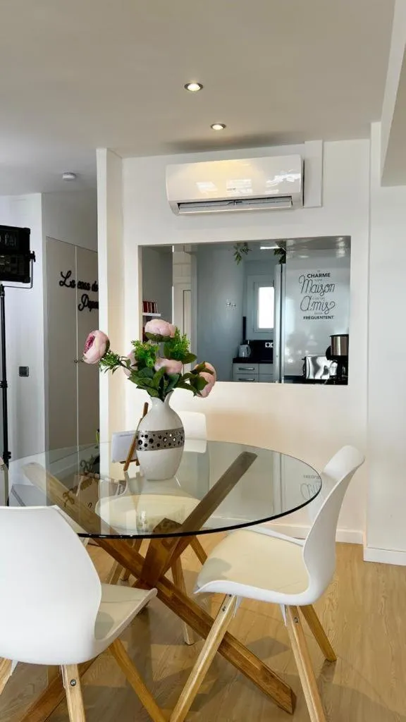 TV and multimedia in La Casa De Papou I