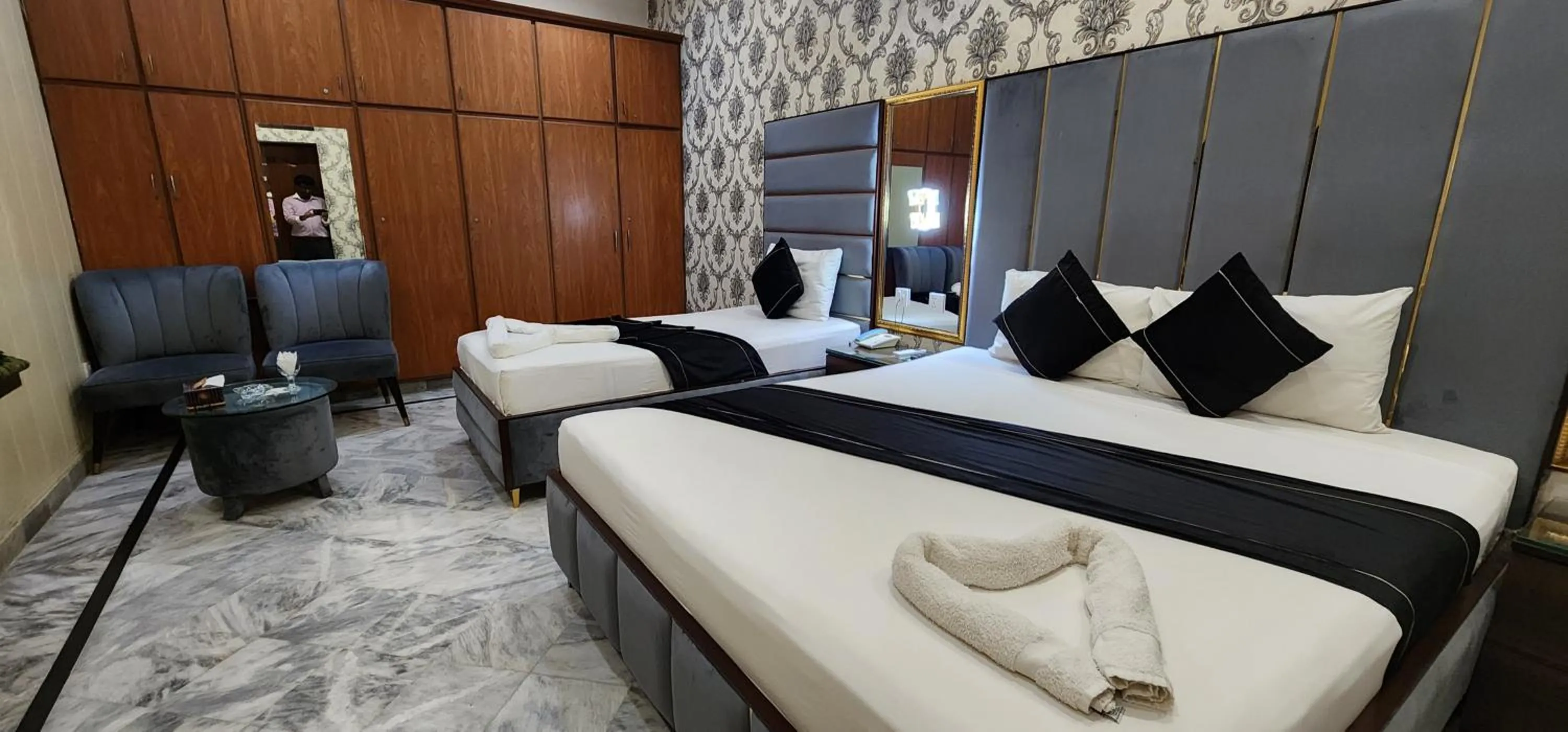 Bedroom, Bed in Red Fort Hotel Gulberg