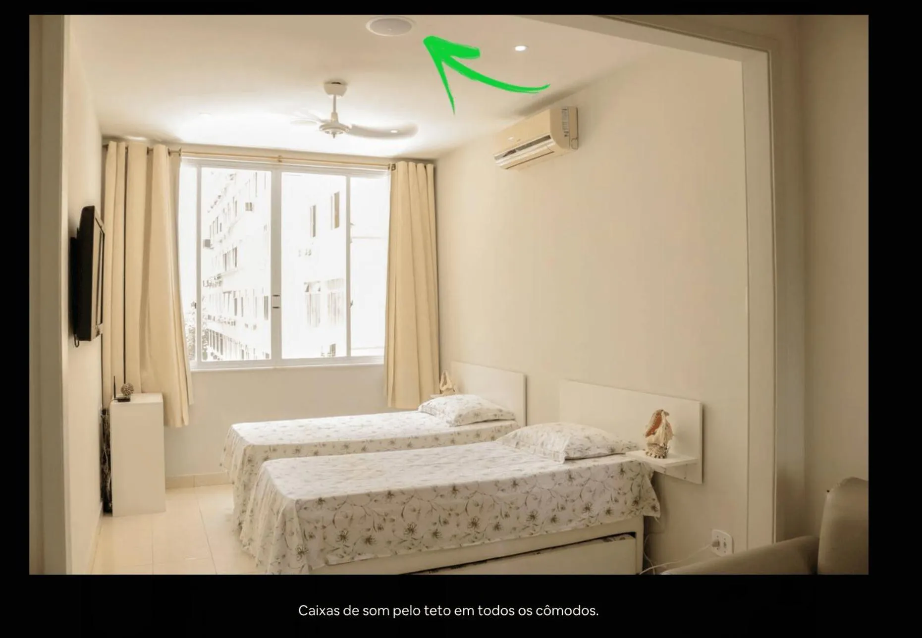 Bed in Copacabana Vista Mar Studio