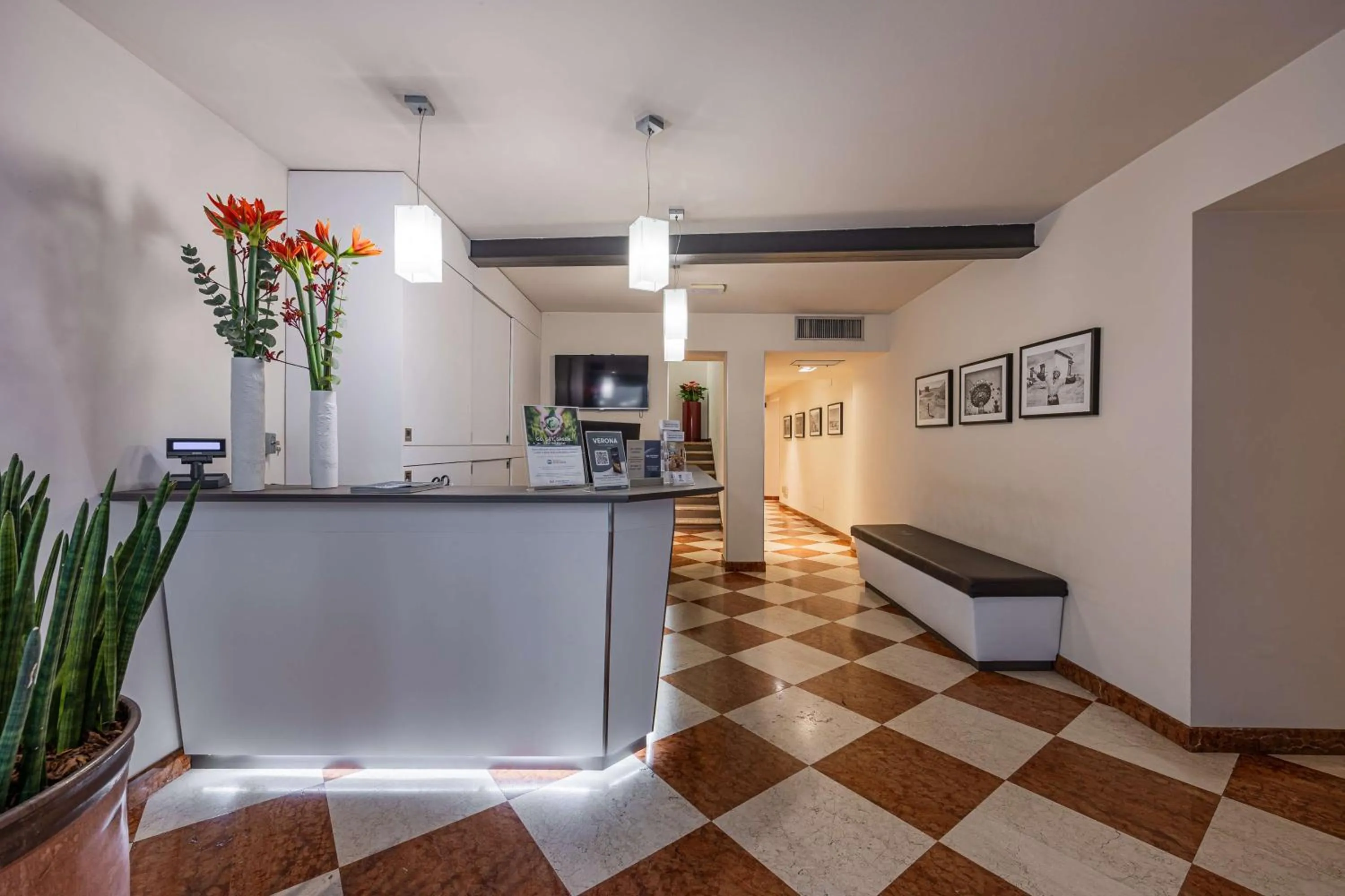 Lobby or reception in Best Western Hotel Armando