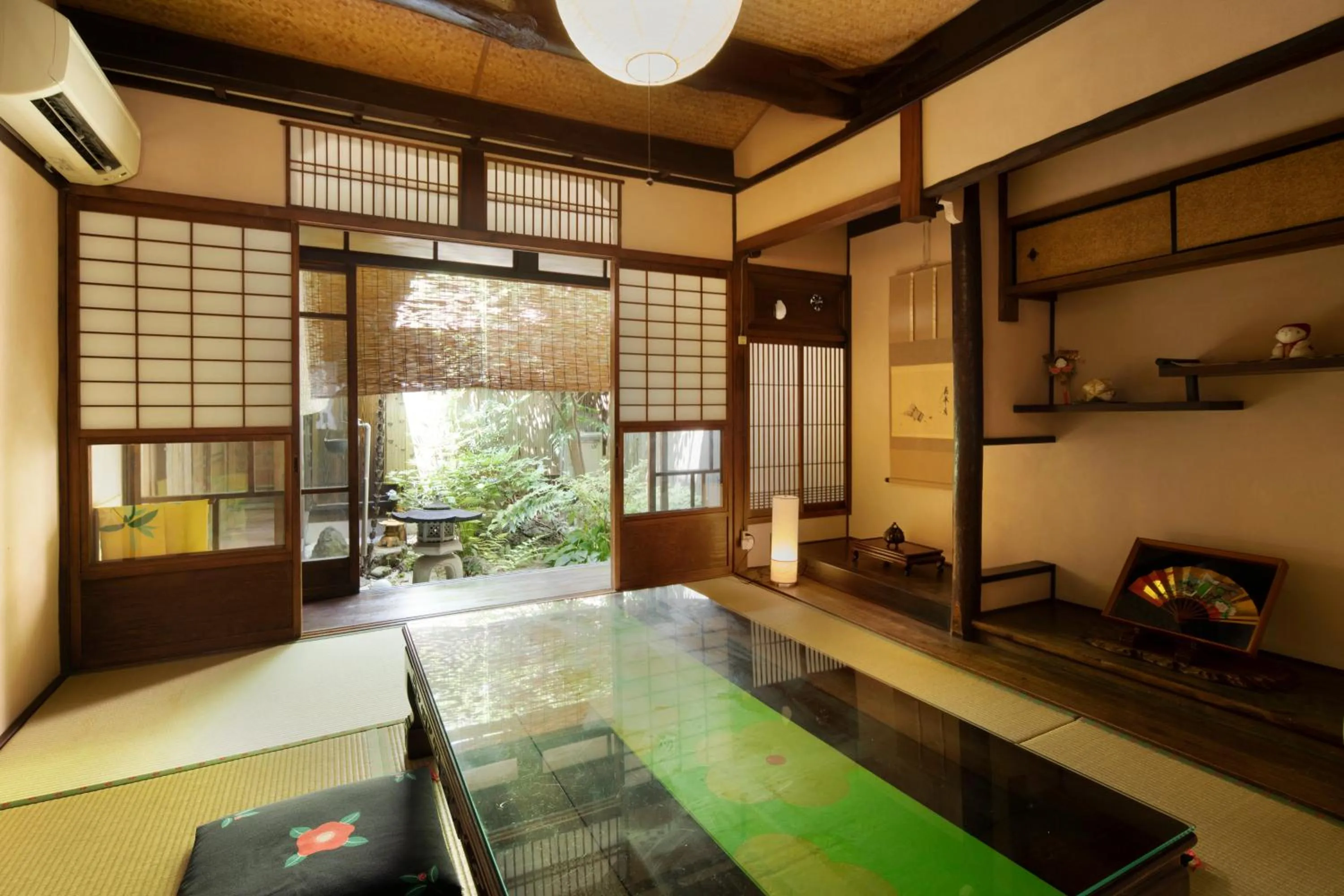 Photo of the whole room in naokonoza Bettei Umekoji