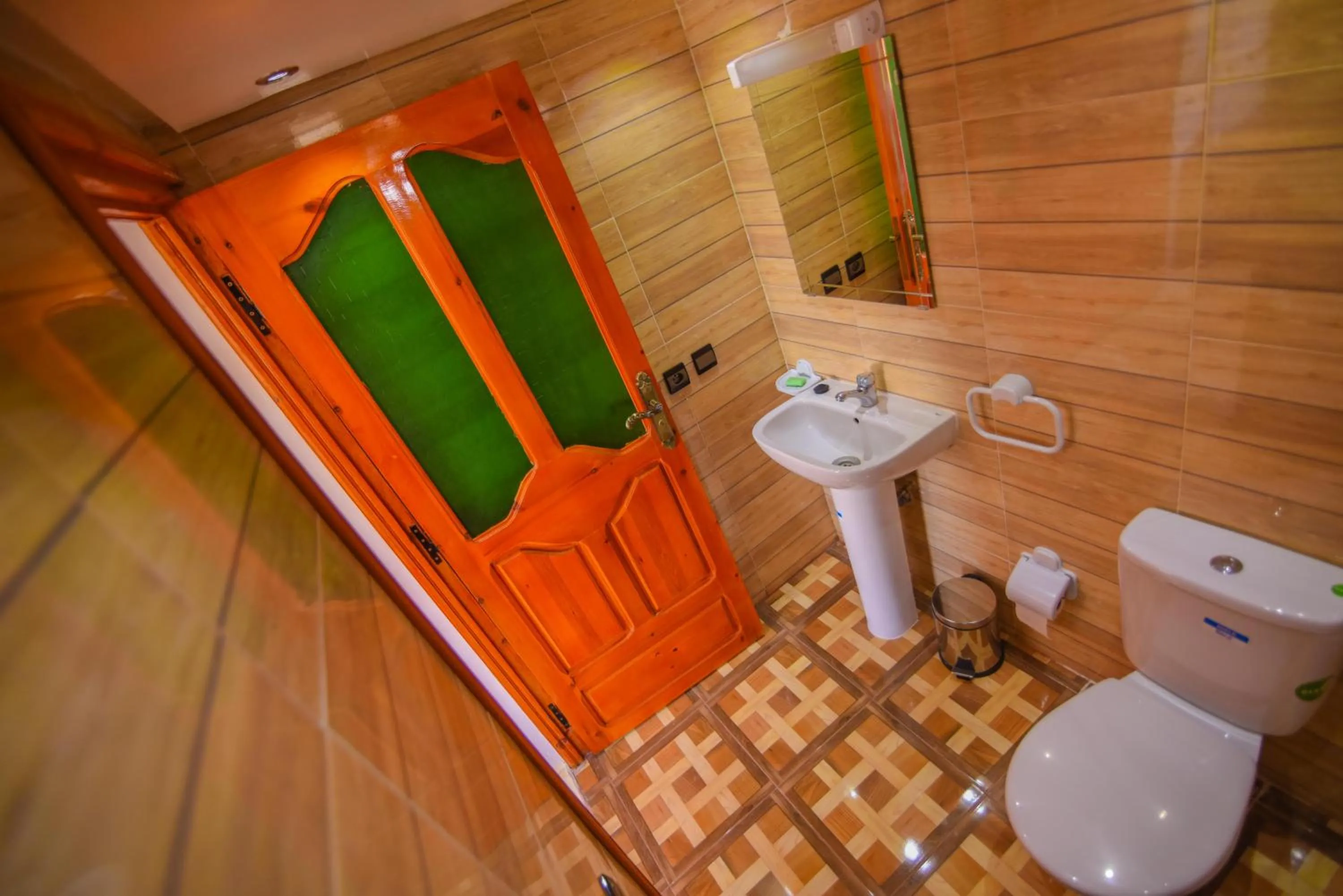 Toilet in Kasbah Roseville