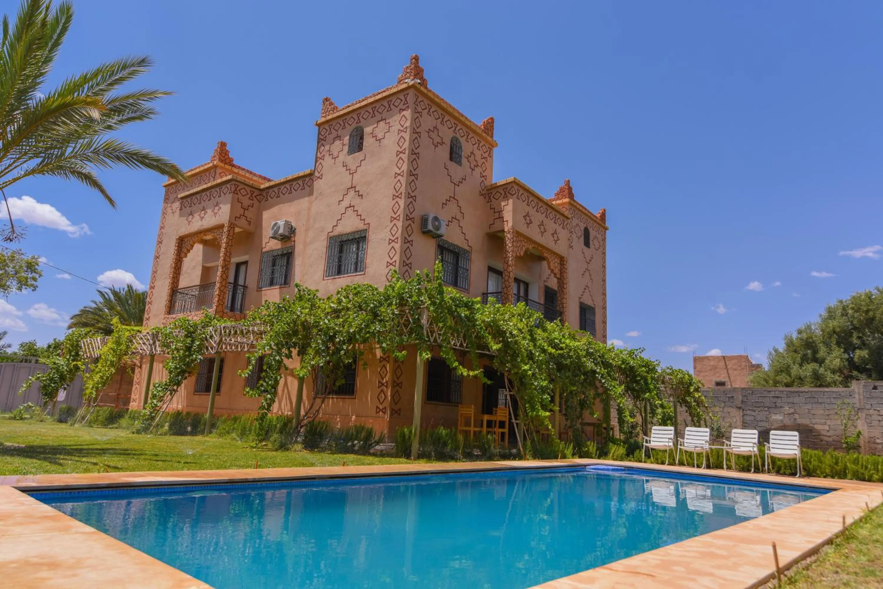 Swimming pool in Kasbah Roseville