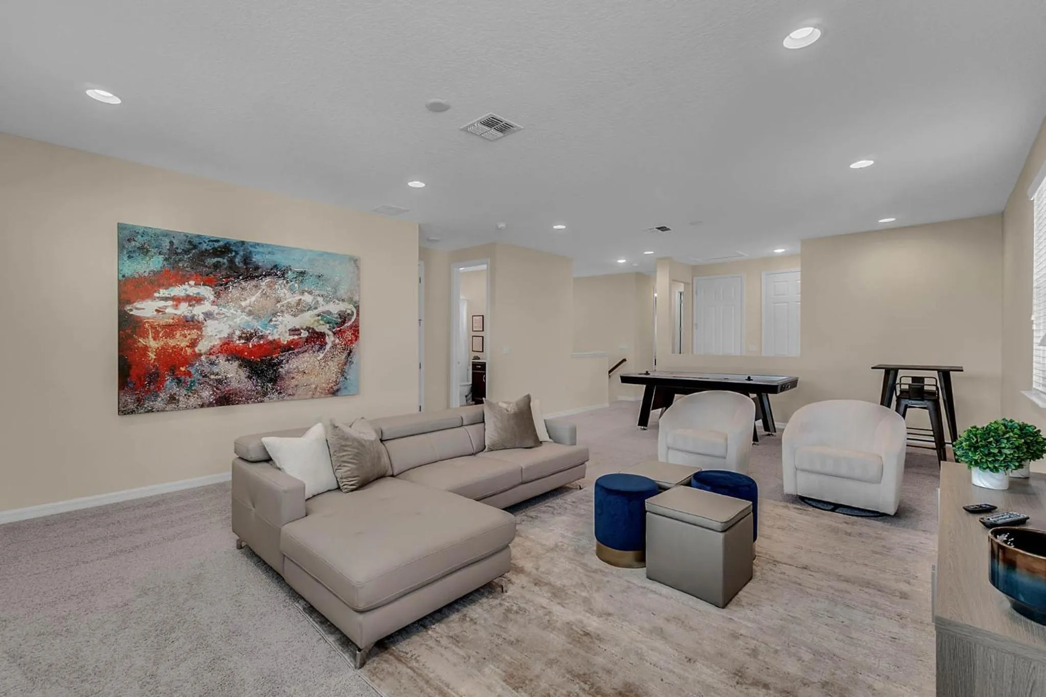 Property building in 5 Bedrooms 55 Bathrooms Solara 9026 Pc