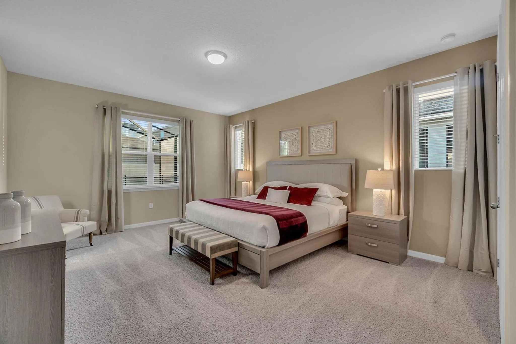 Property building, Bed in 5 Bedrooms 55 Bathrooms Solara 9026 Pc