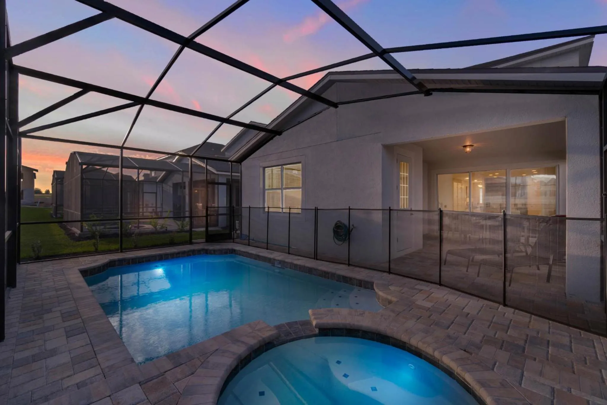 Property building in 5 Bedrooms 55 Bathrooms Solara 9026 Pc