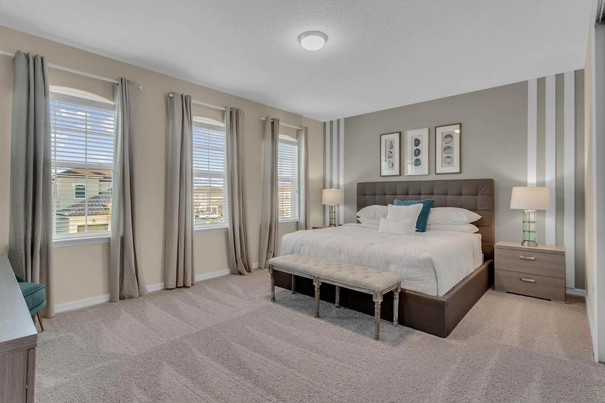 Property building, Bed in 5 Bedrooms 55 Bathrooms Solara 9026 Pc