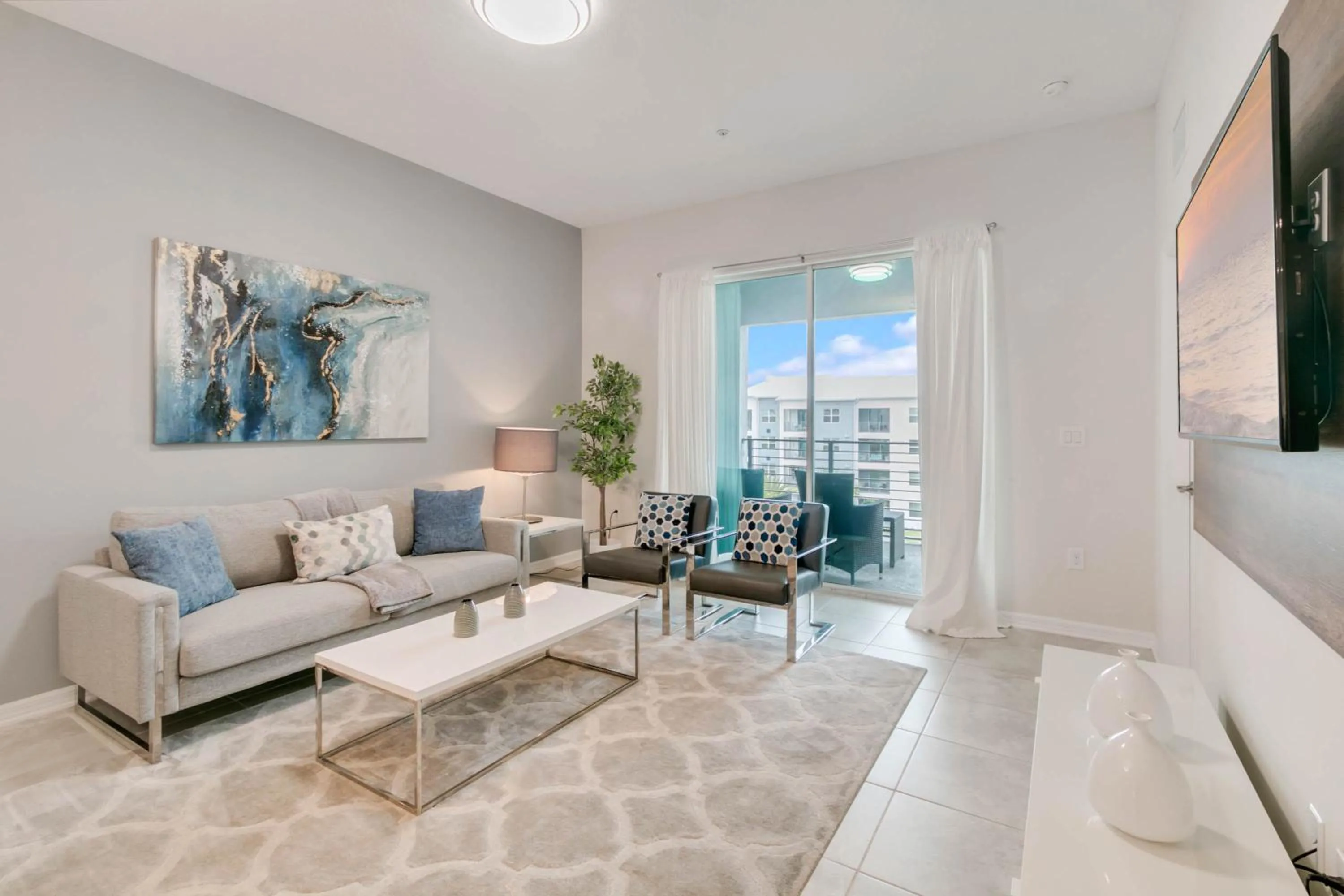 Property building in 2 Bedrooms 2 Bathrooms Storey Lake 3120-403 Pc