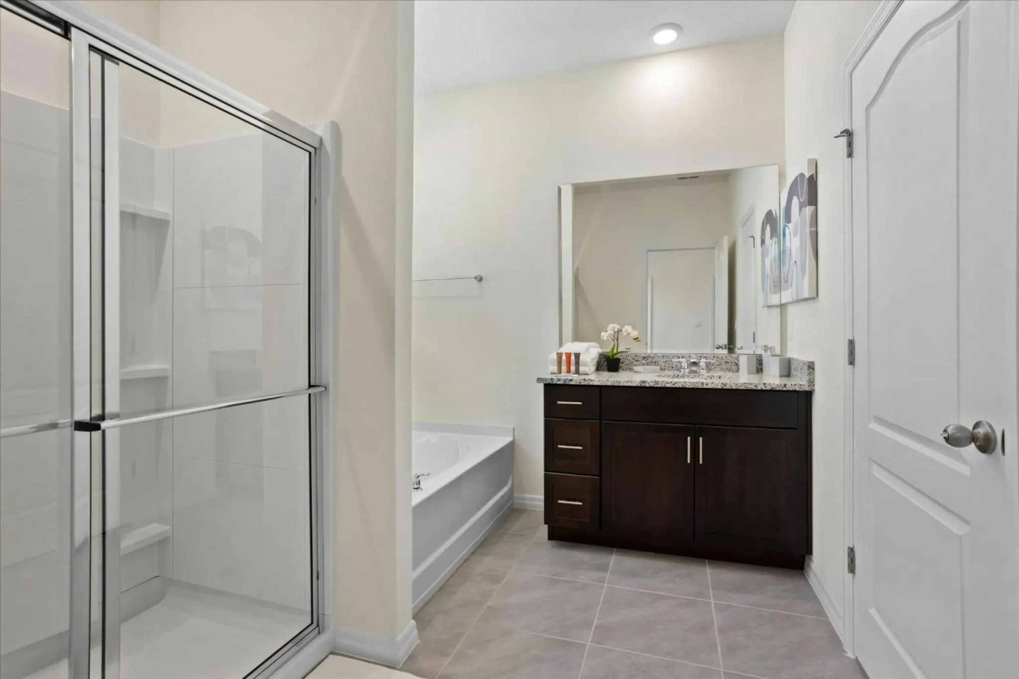 Property building in 6 Bedrooms 5 Bathrooms Solterra 7623 Ol