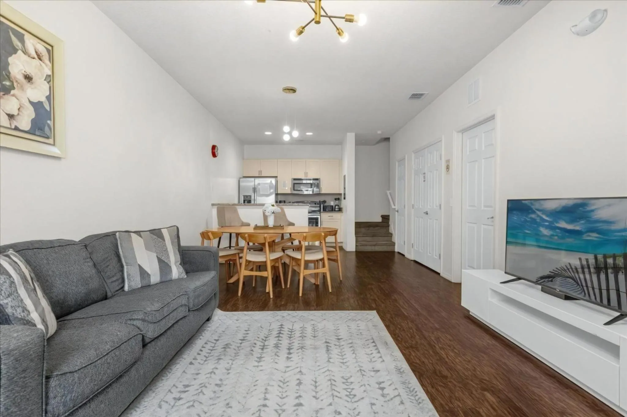 Property building in 3 Bedrooms 2 Bathrooms Lucaya Village 22-103