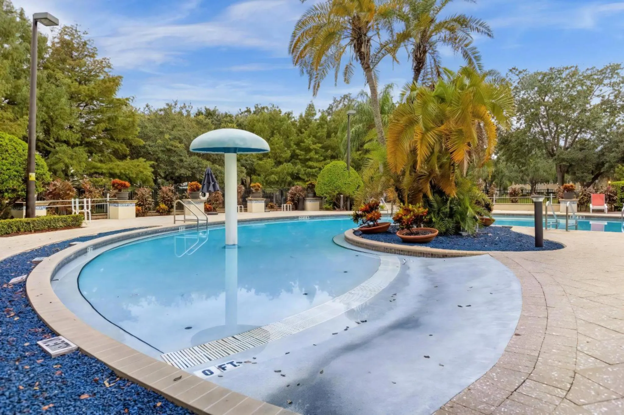 Property building in 3 Bedrooms 2 Bathrooms Lucaya Village 22-103