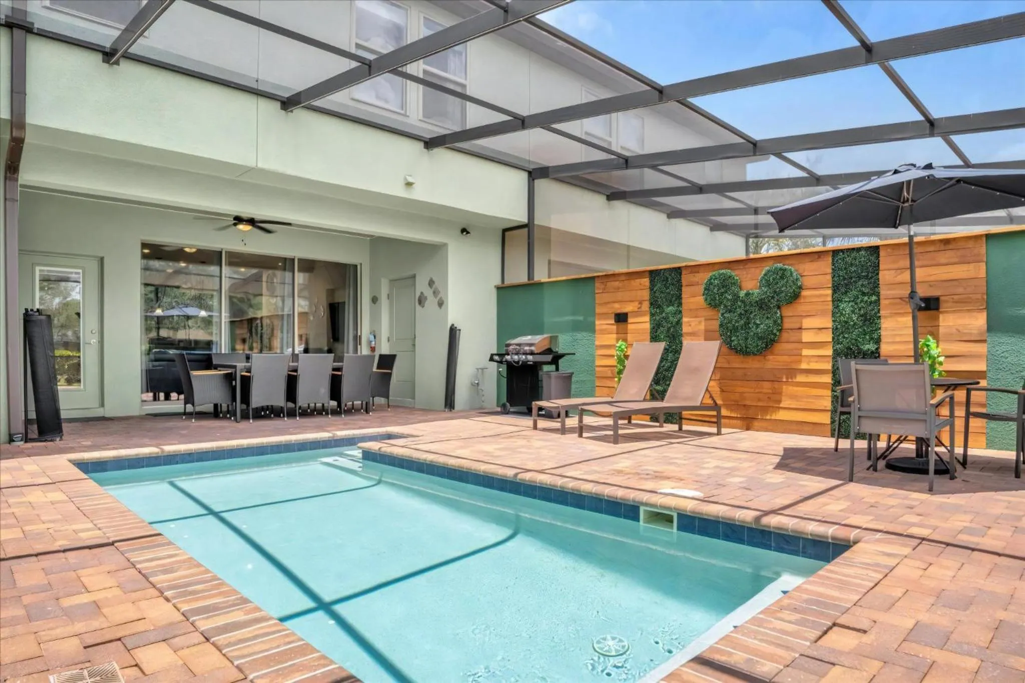 Property building in 5 Bedrooms 4 Bathrooms Solterra 4618 Td