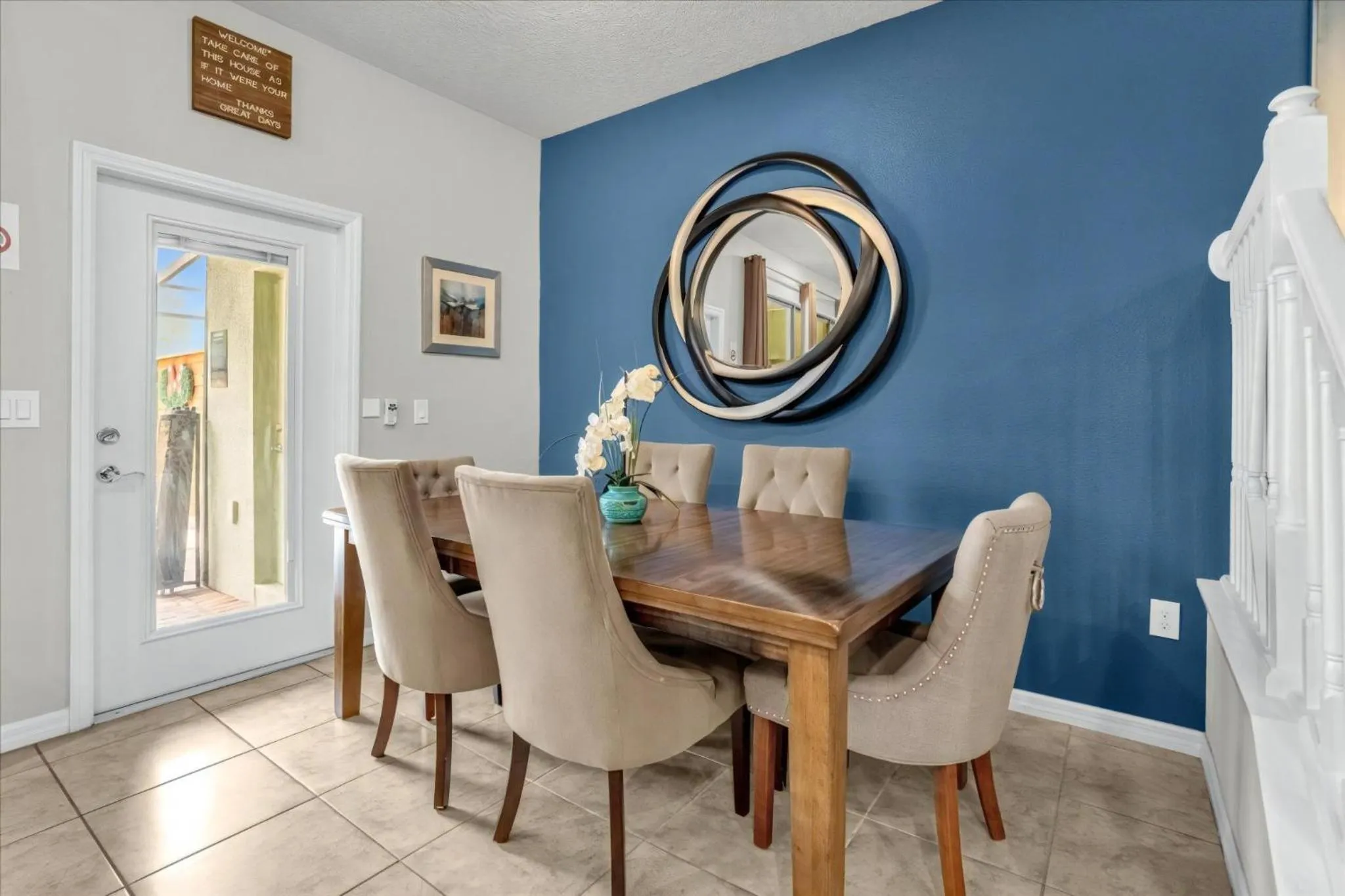 Property building in 5 Bedrooms 4 Bathrooms Solterra 4618 Td