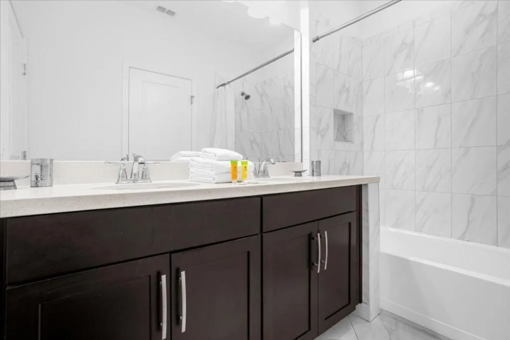 Property building in 5 Bedroom 55 Bathroom Festival Resort 446 Cp